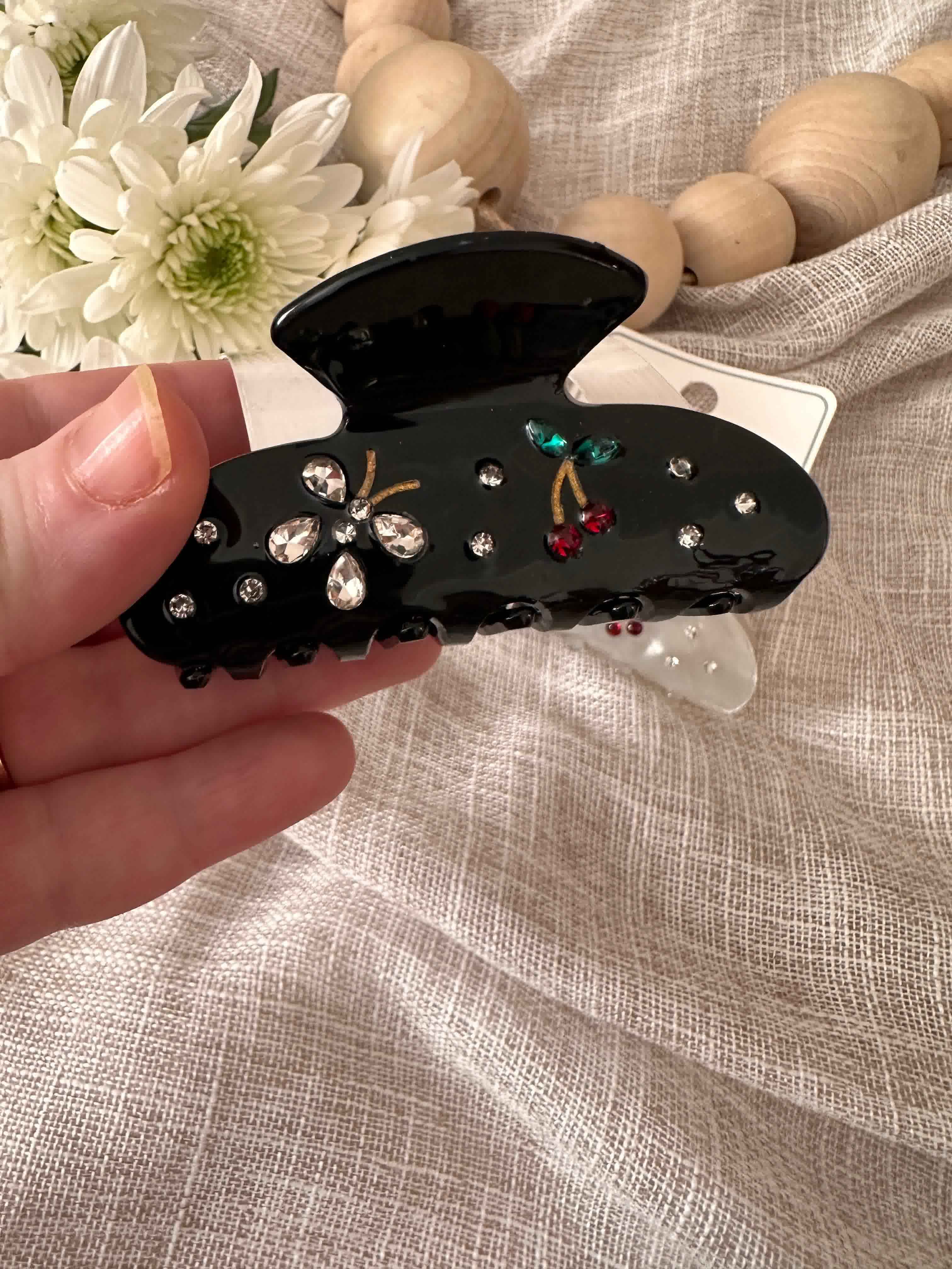 attache cerise perlé 