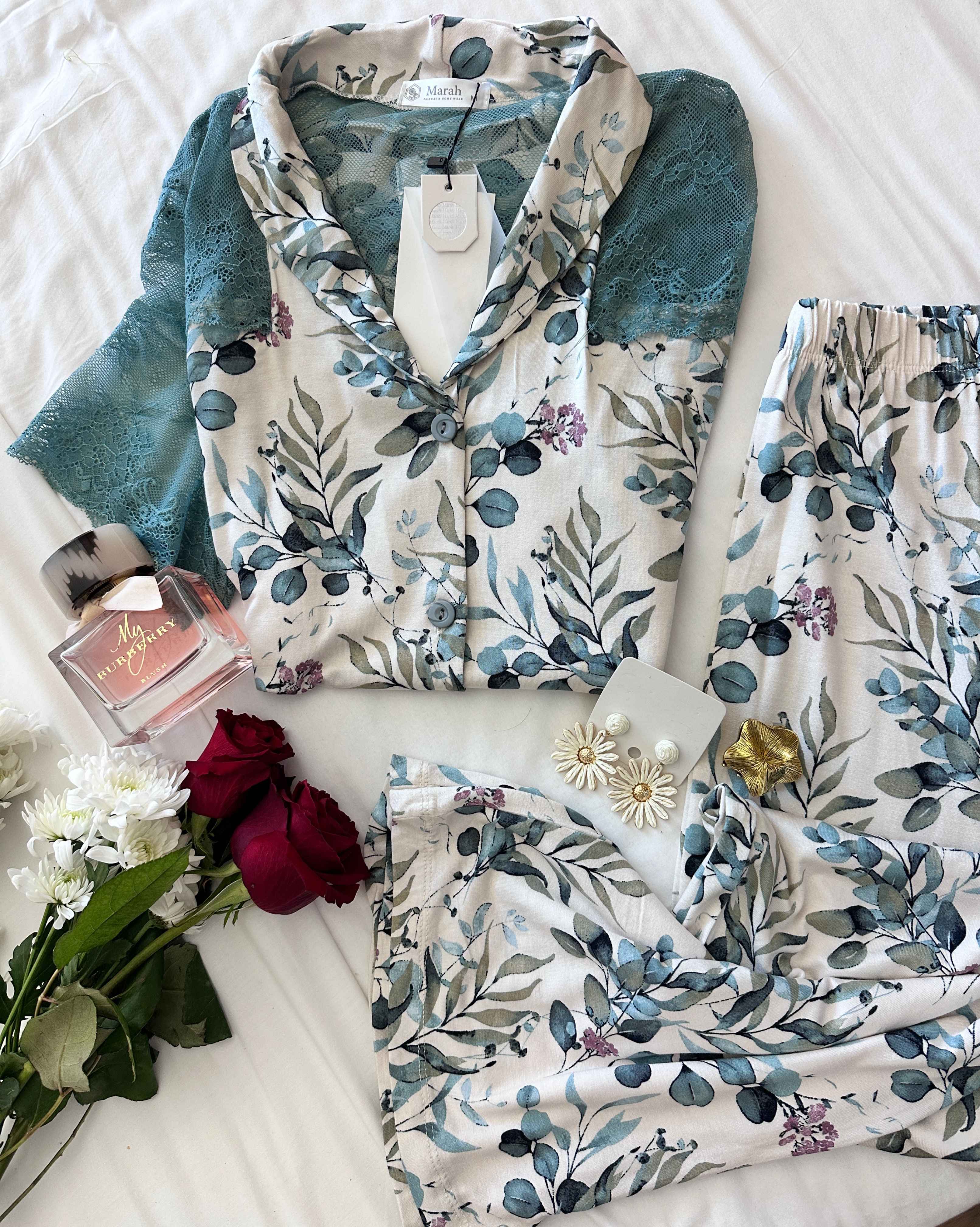 Pyjama blanc demi-manches épaule dentelle 