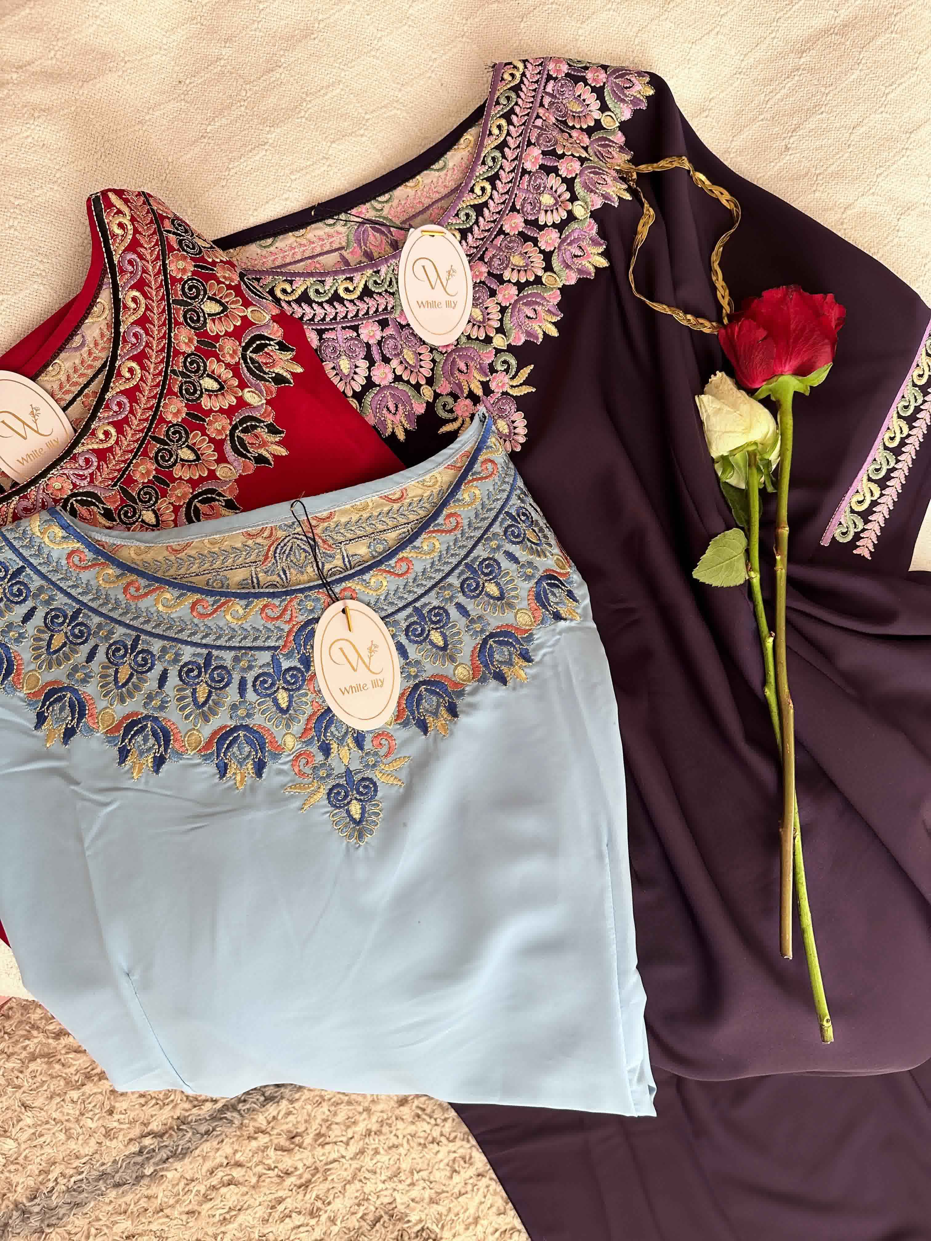 Robe col bateau broderie 