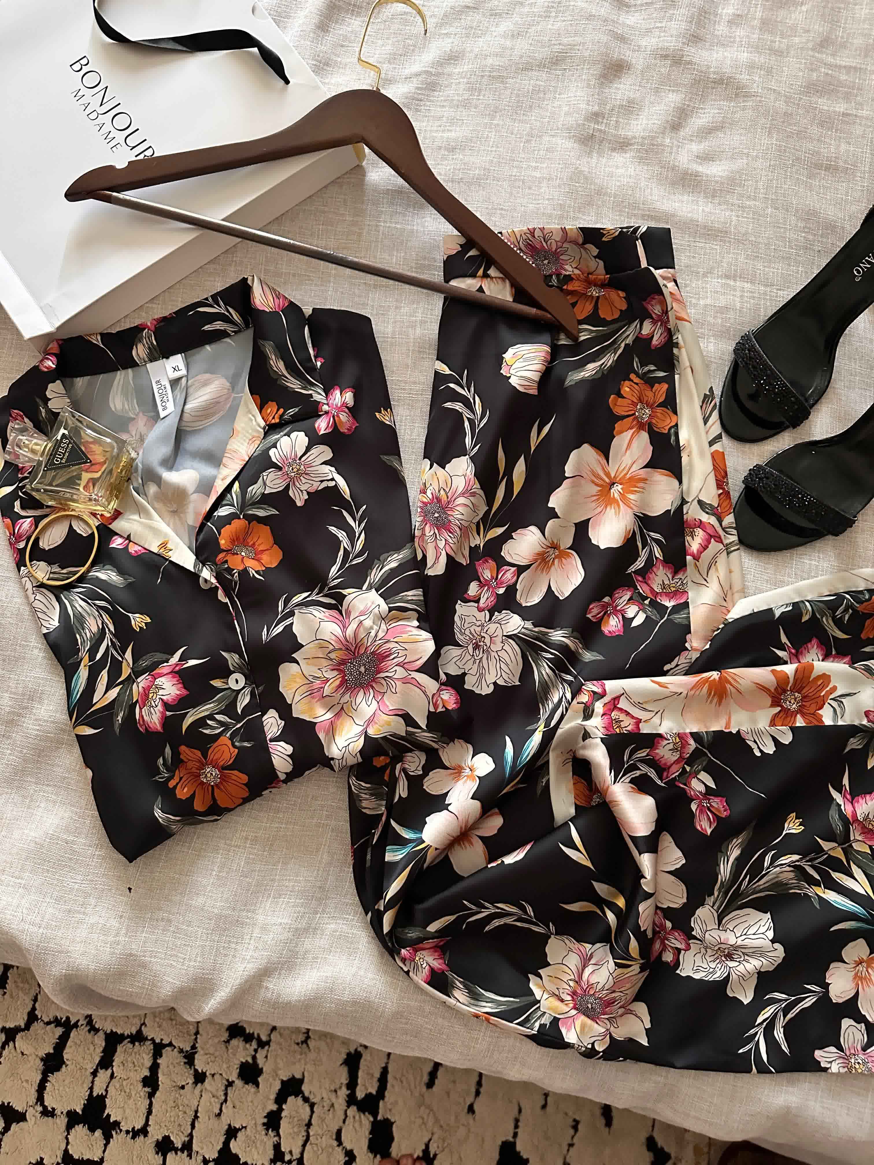 Pyjama Bonjour soyeux noir fleuri 