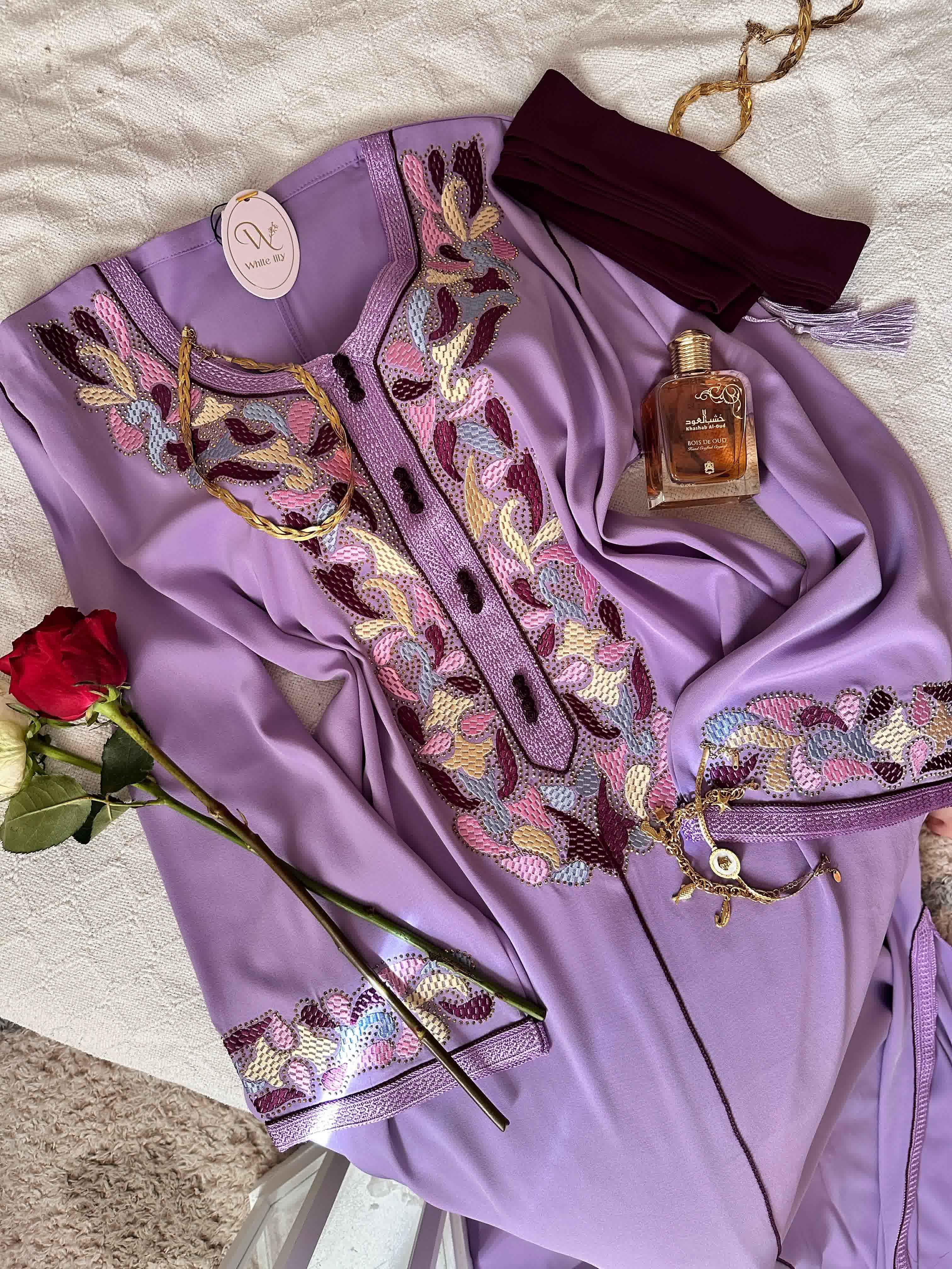 Robe broderie couleur 