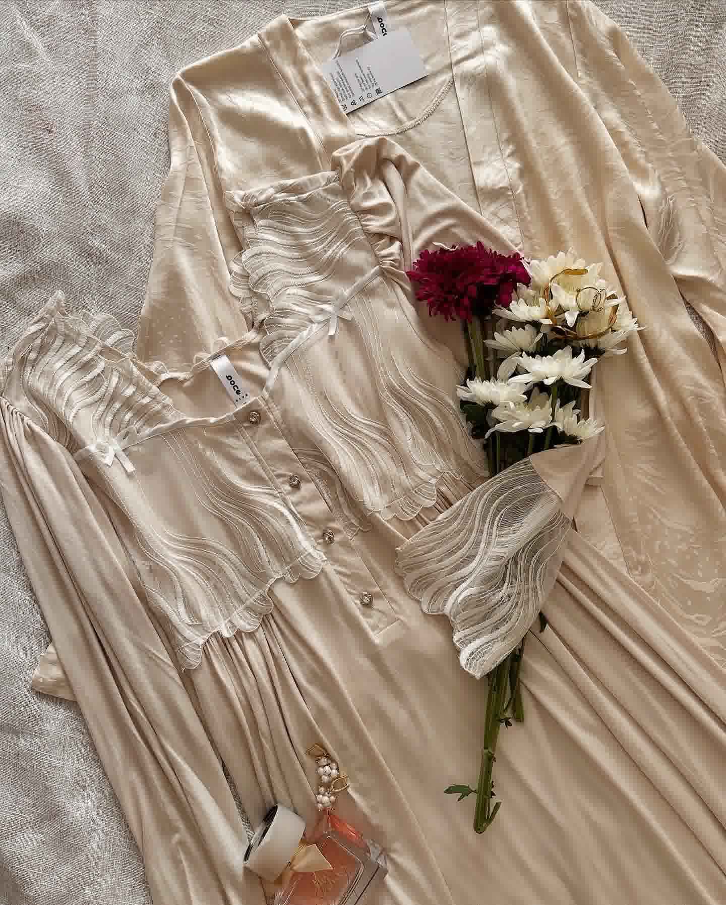 Déshabillé Bone beige kimono satin