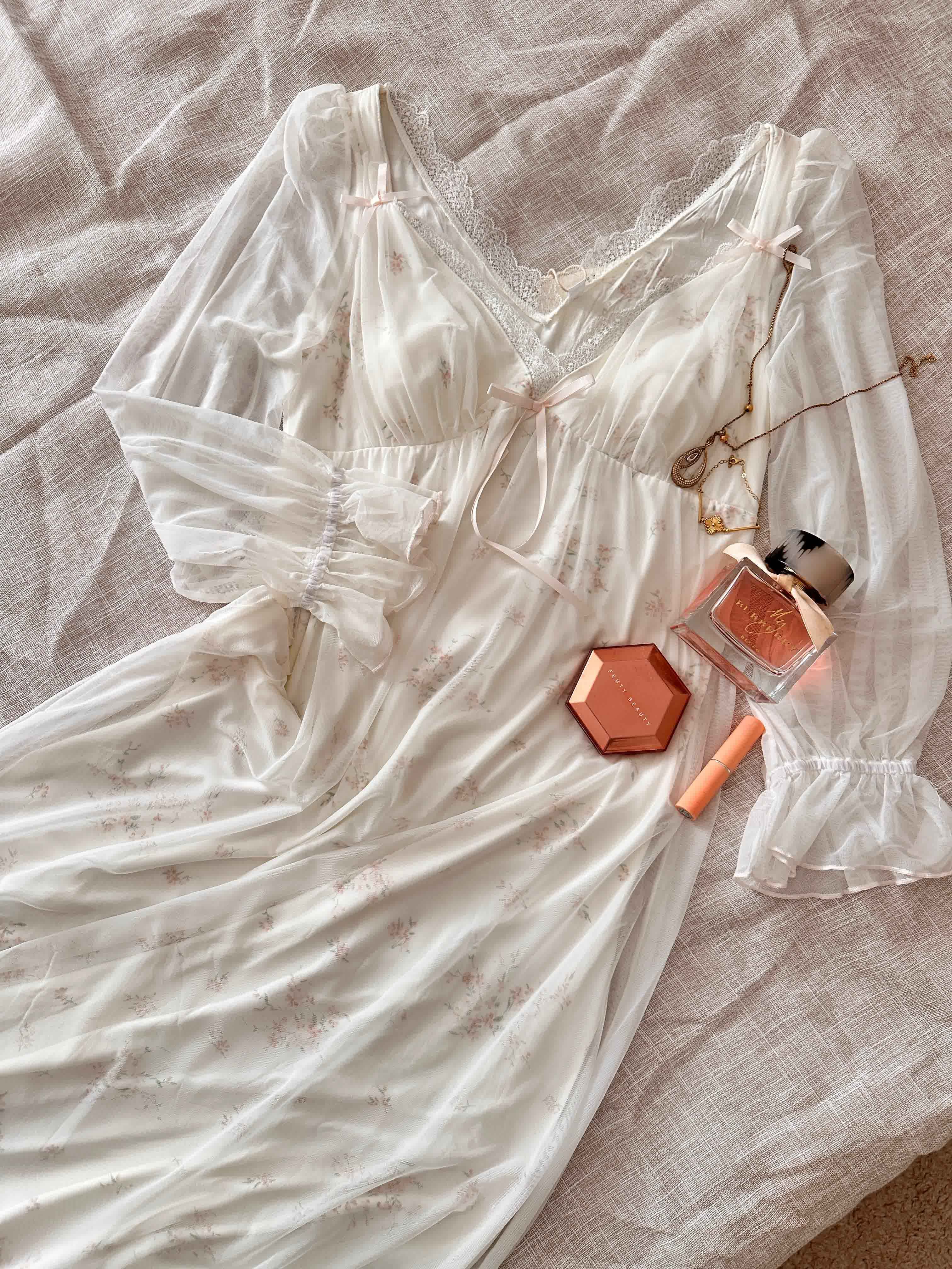 Robe vintage manche transparente 