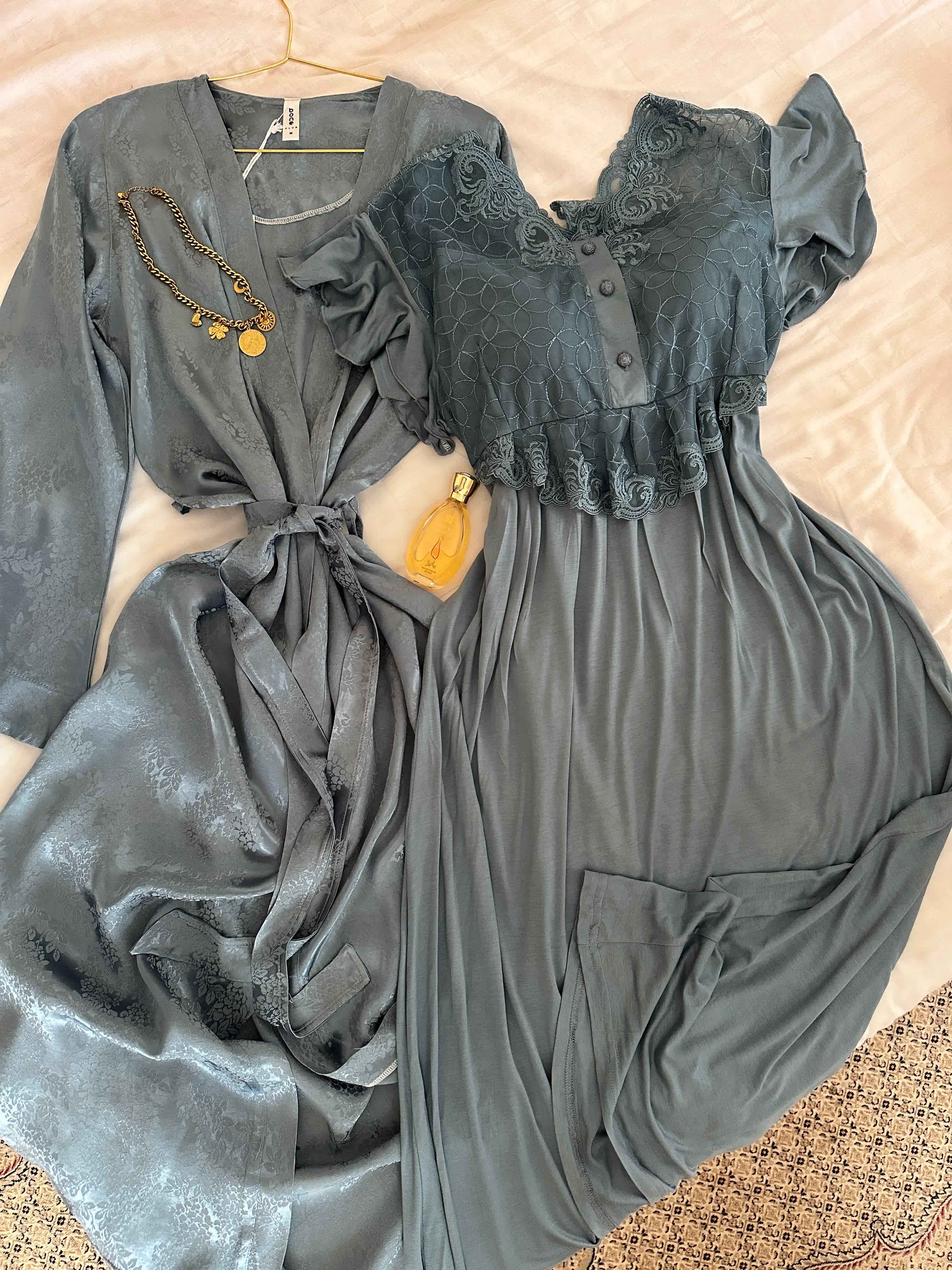 Deshabillé Bone satin 