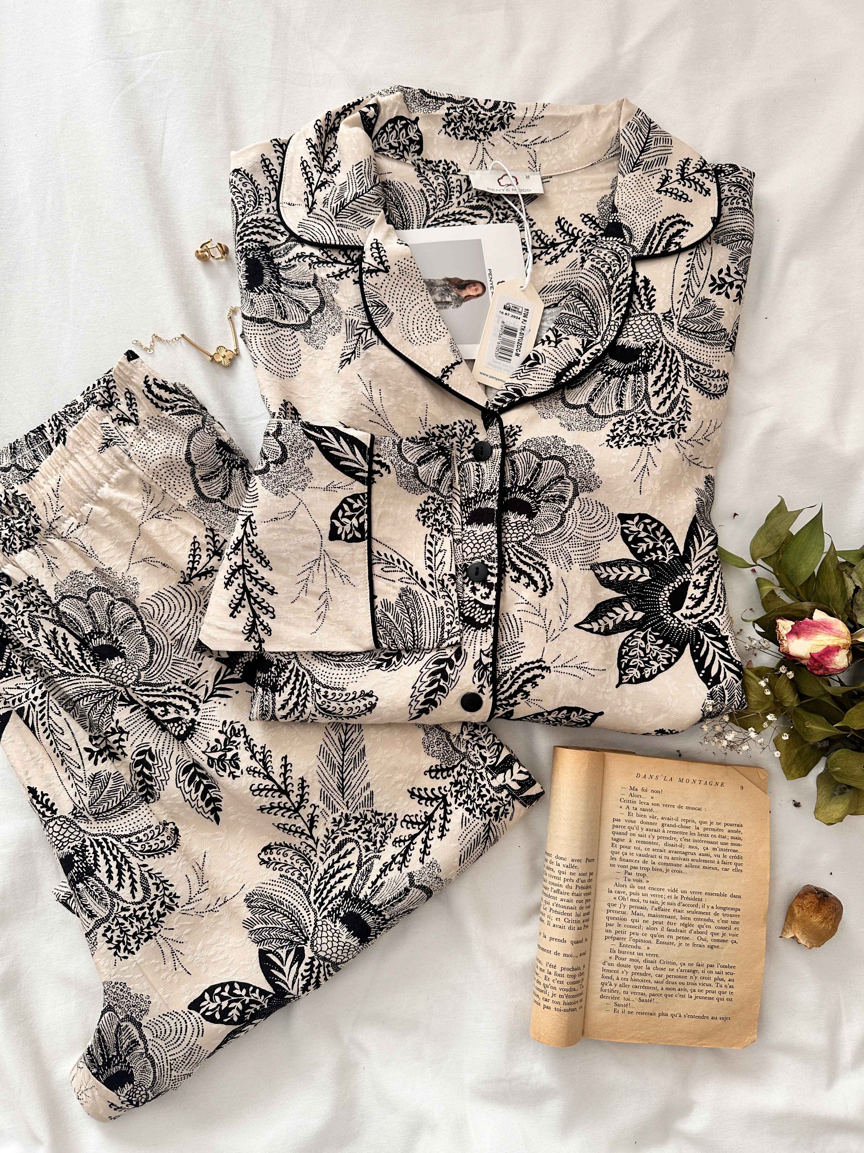 Pyjama Penymood beige fleuri noire 