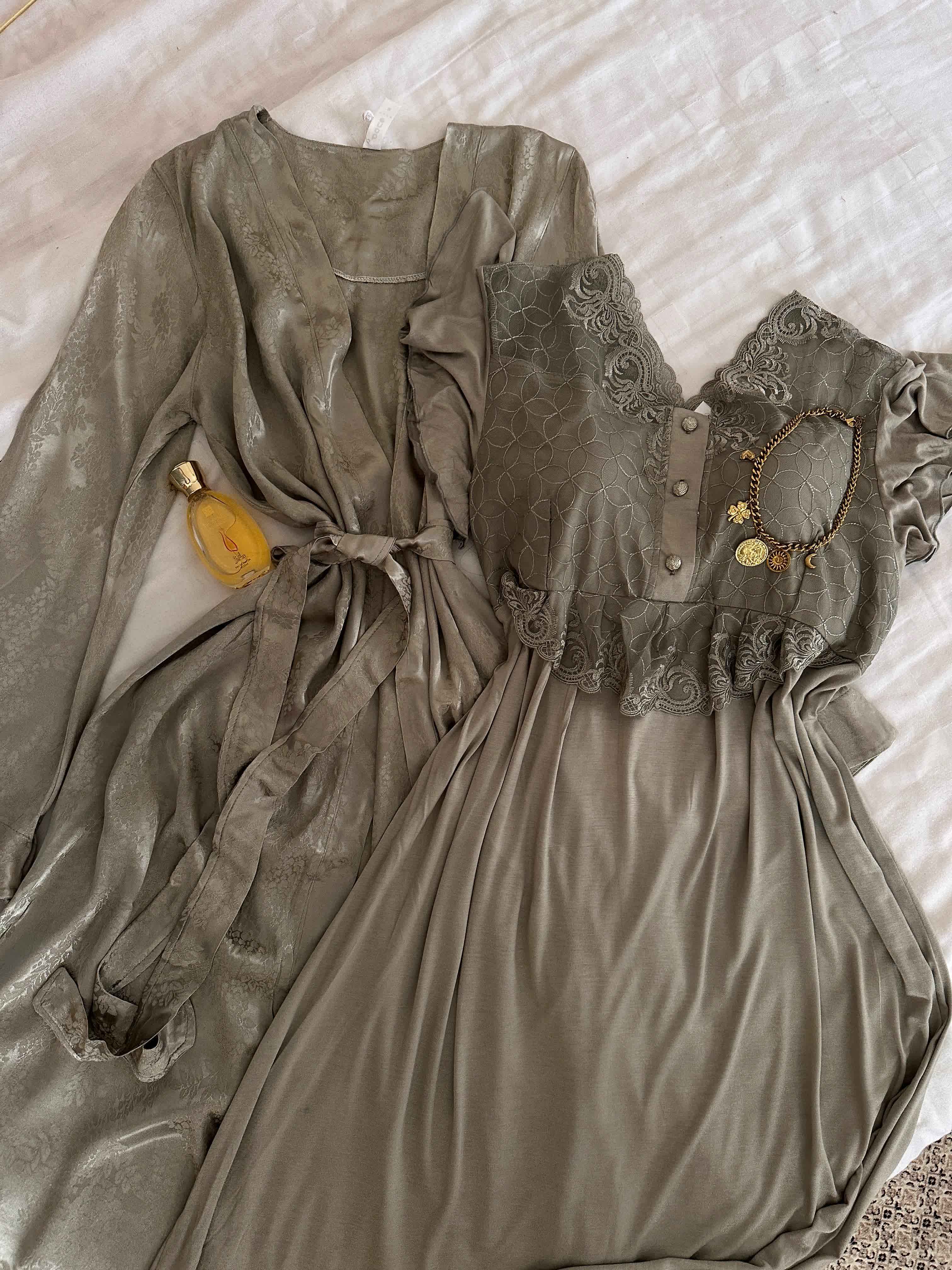 Deshabillé Bone satin 