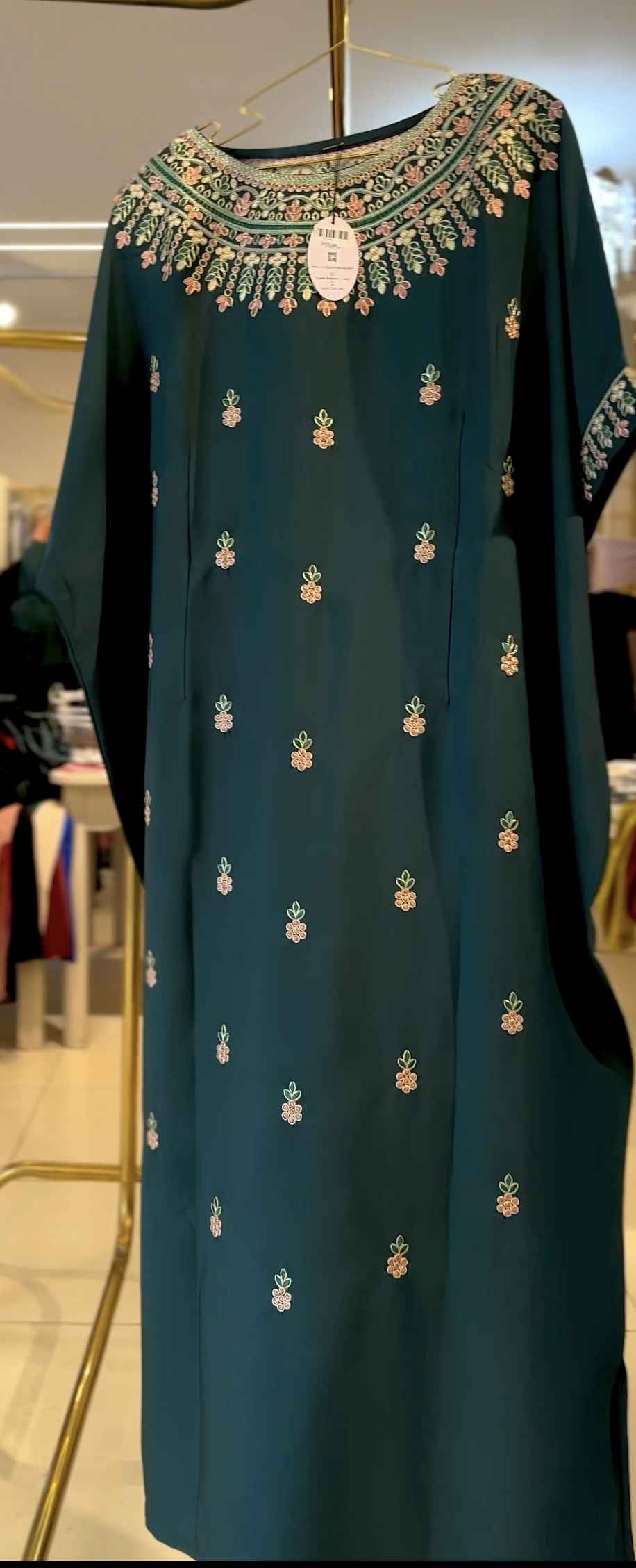 Robe col bateau broderie col et corps 