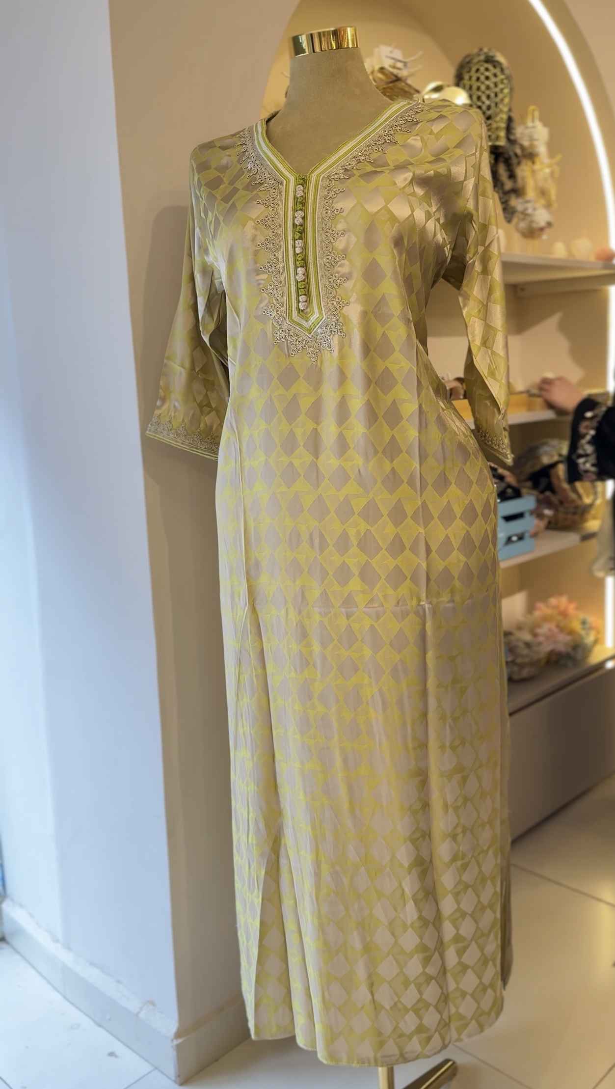 Robe kemkha broderie gros fil 