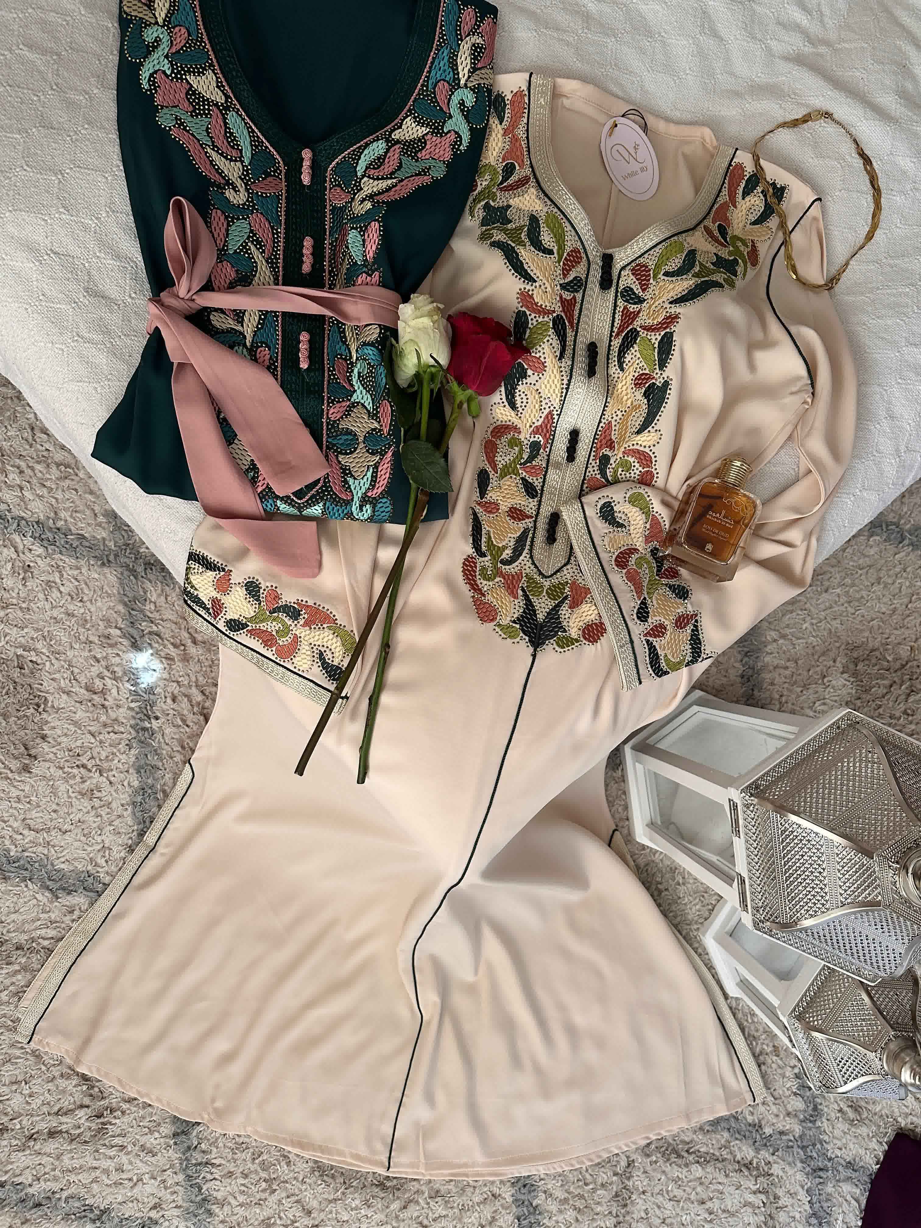 Robe broderie couleur 