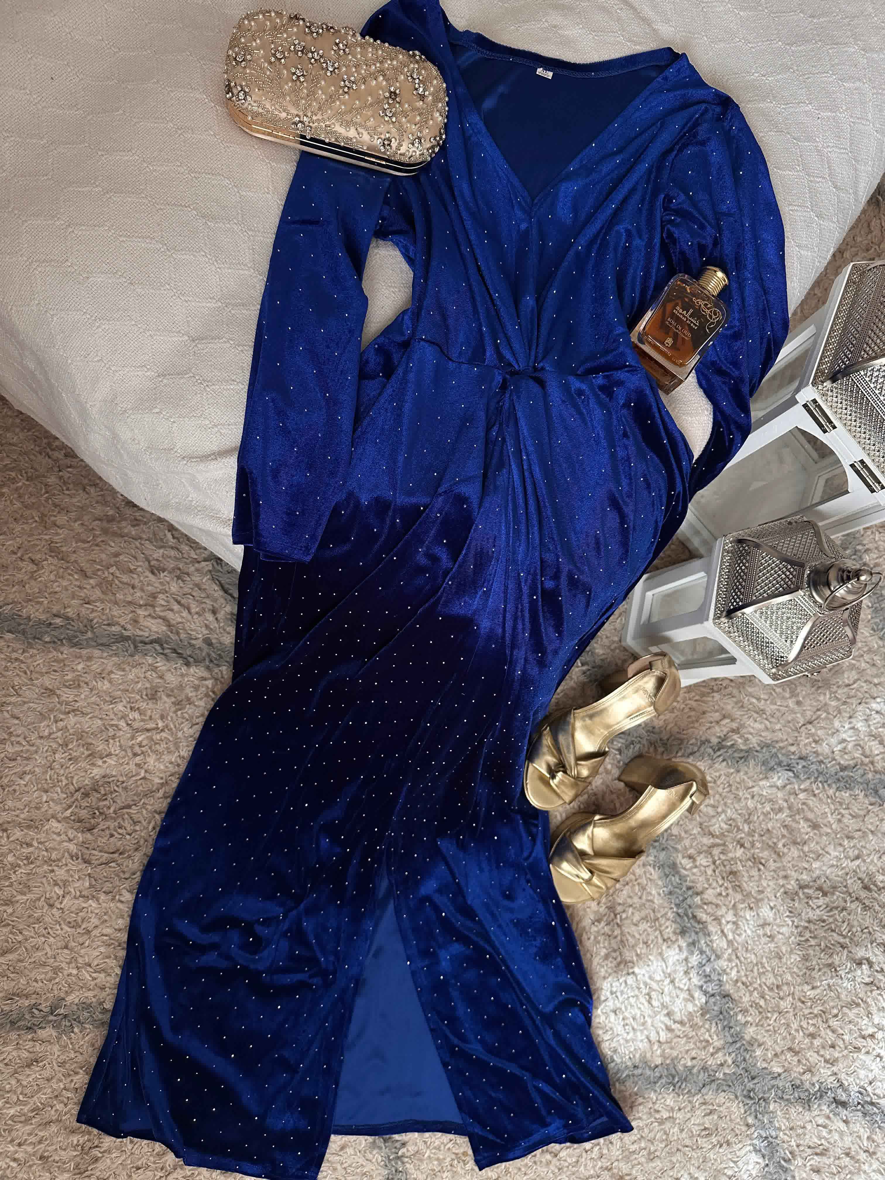 Robe velour brillante 