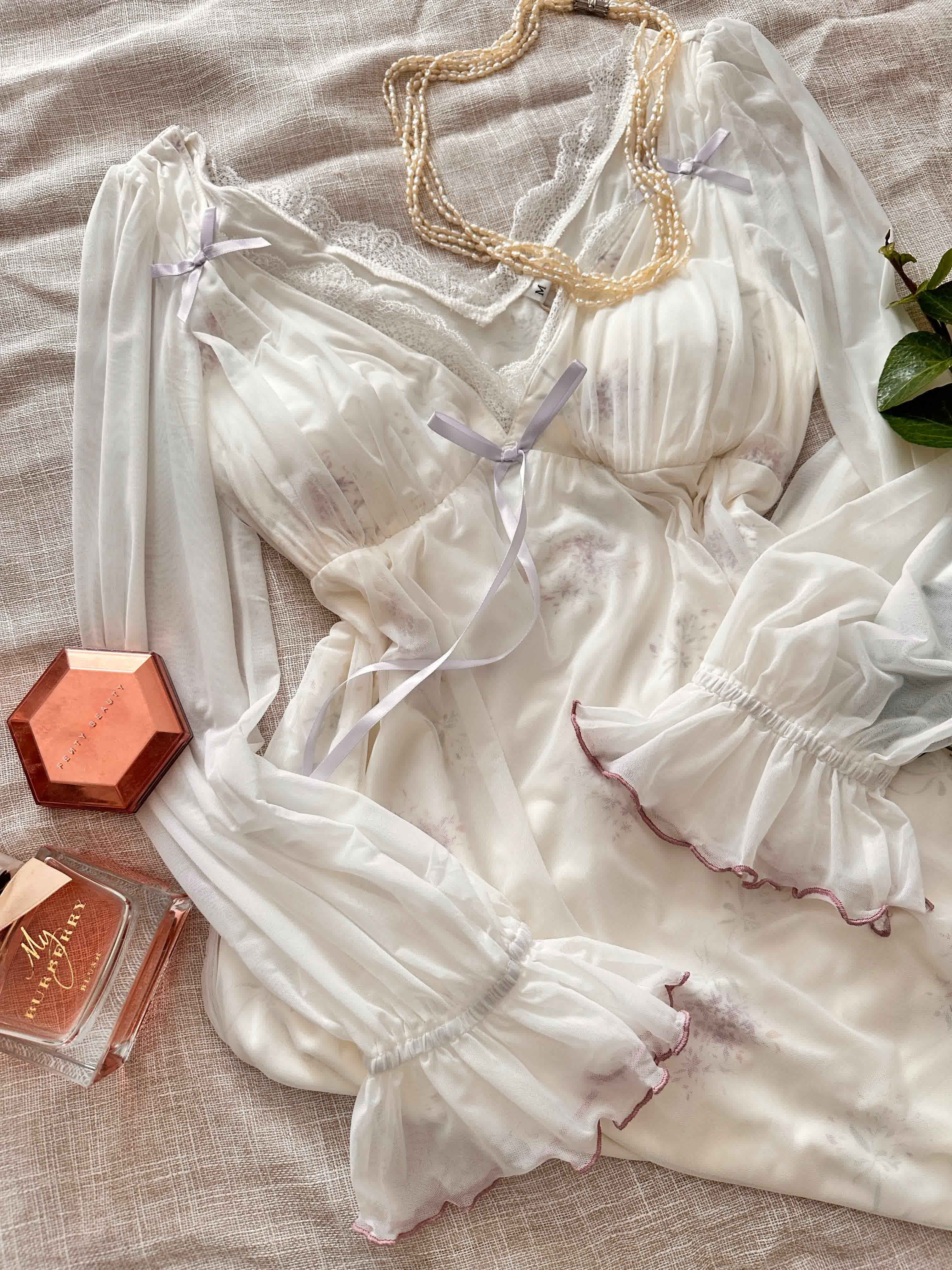 Robe vintage manche transparente