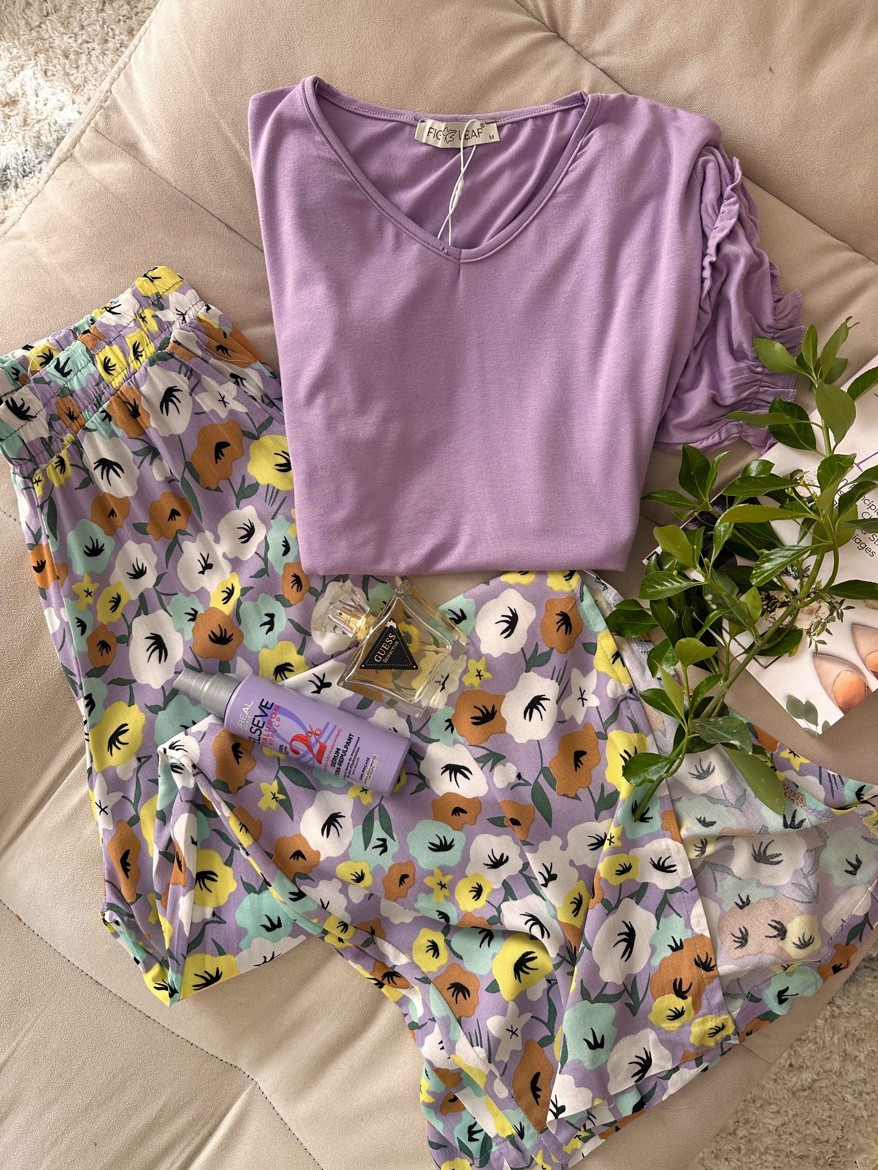 Pyjama Fig-Leaf T-shirt violet pantalon fleuri 