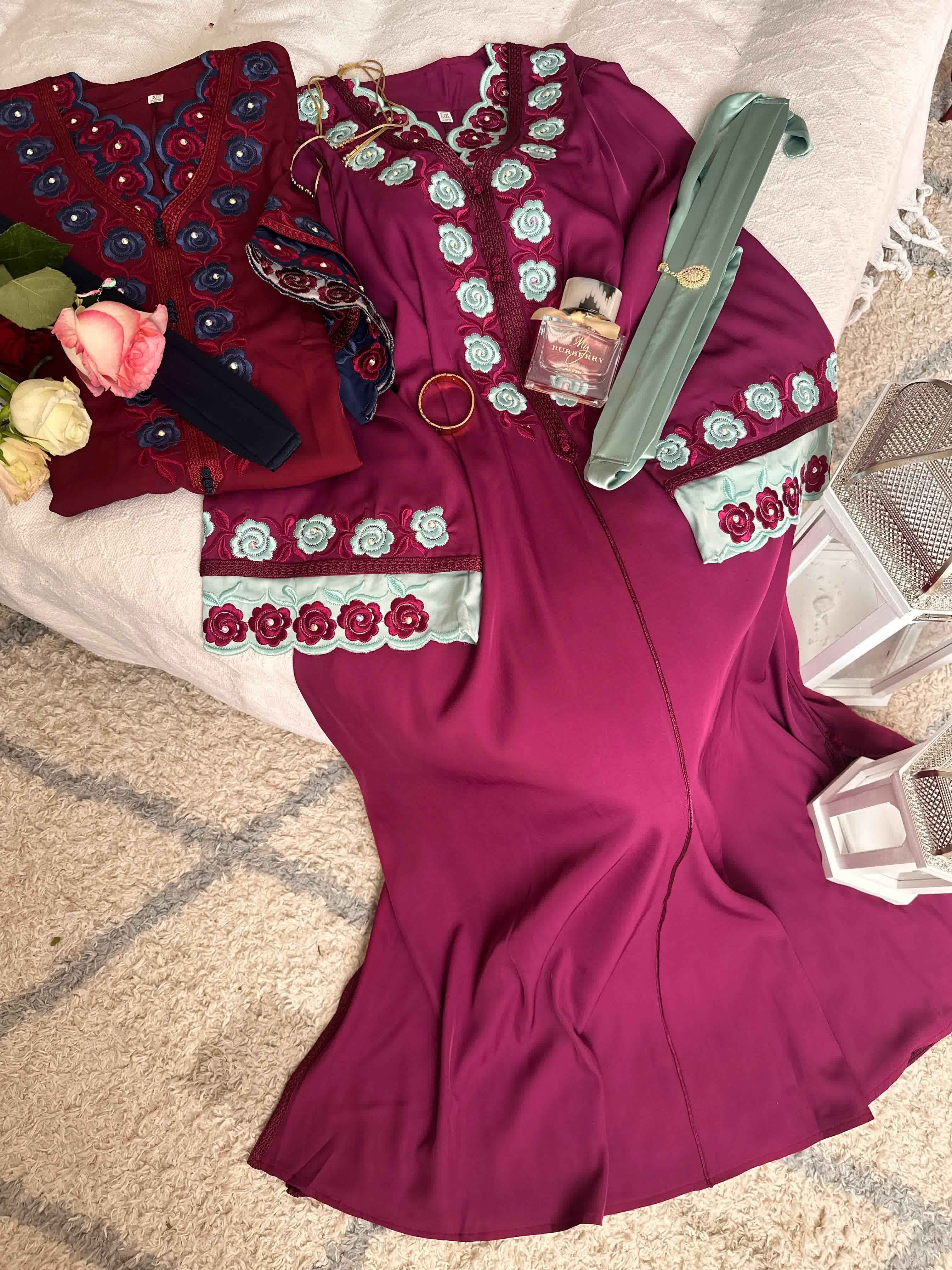 Caftan double broderie fleurs 