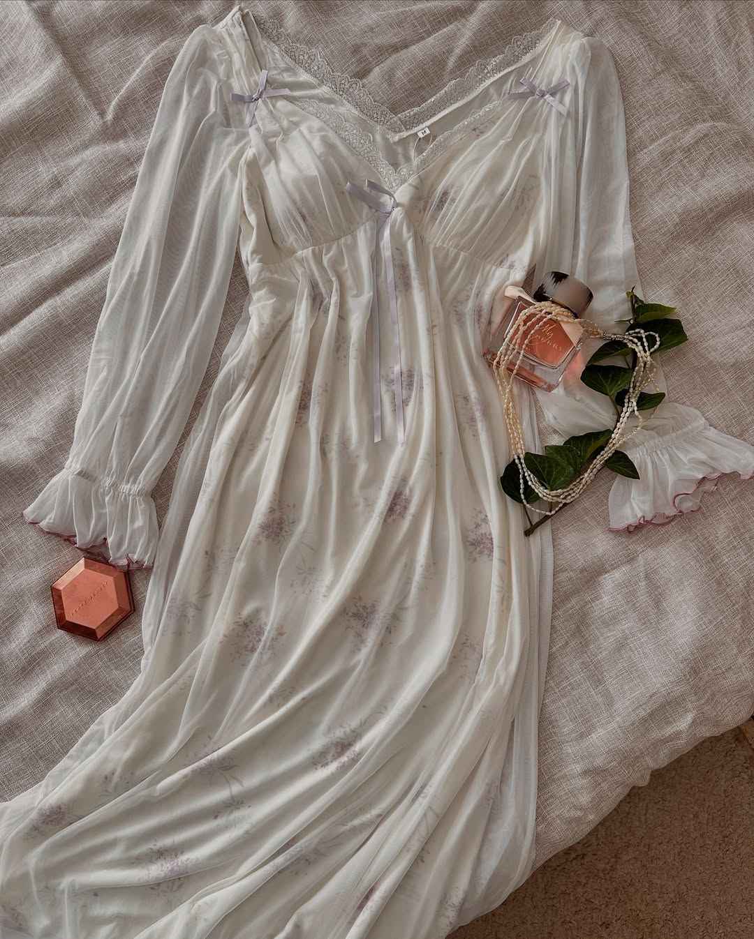 Chemise de nuit vintage manche transparente 