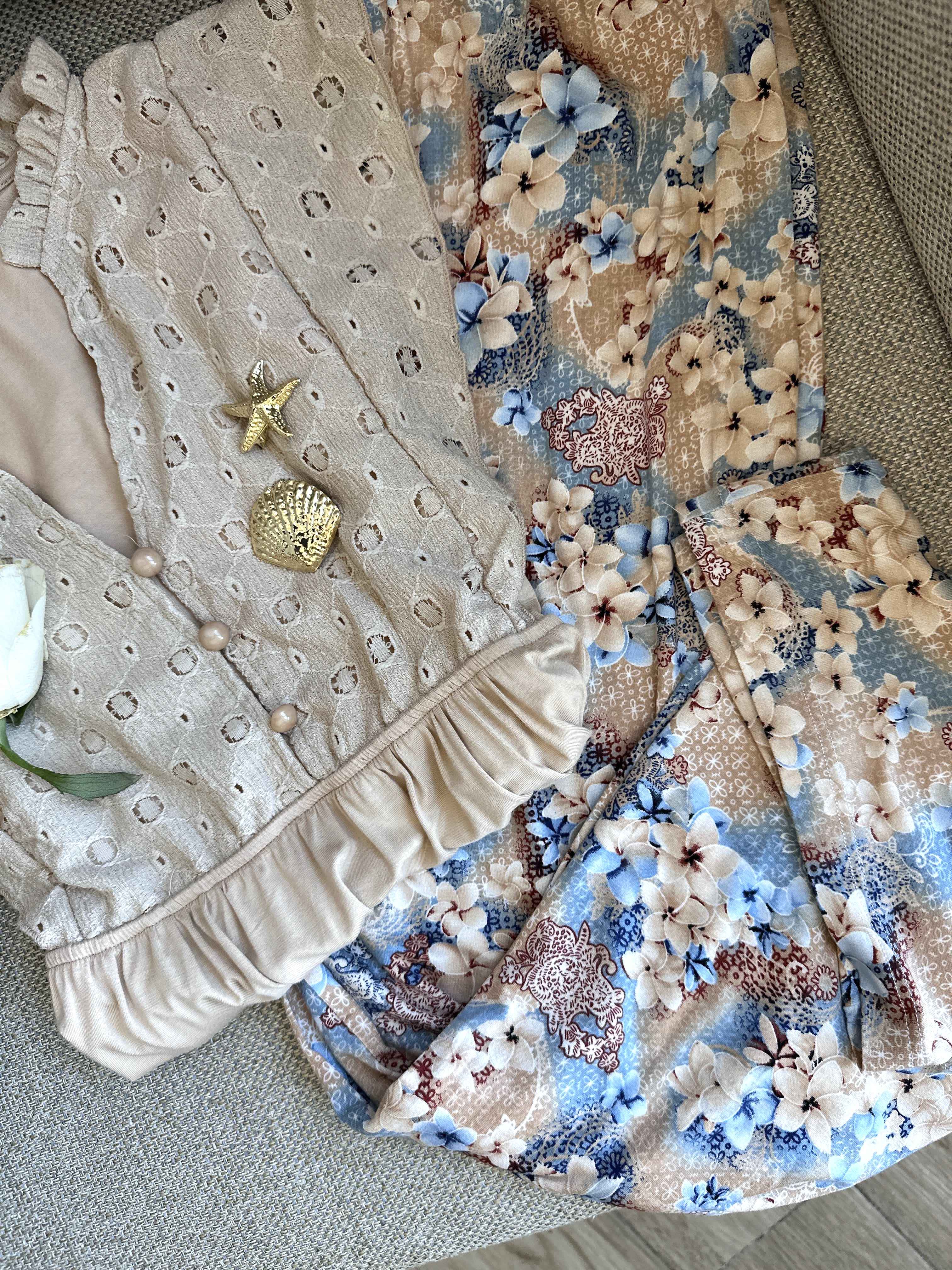 Pyjama beige petit boutons sans manches 