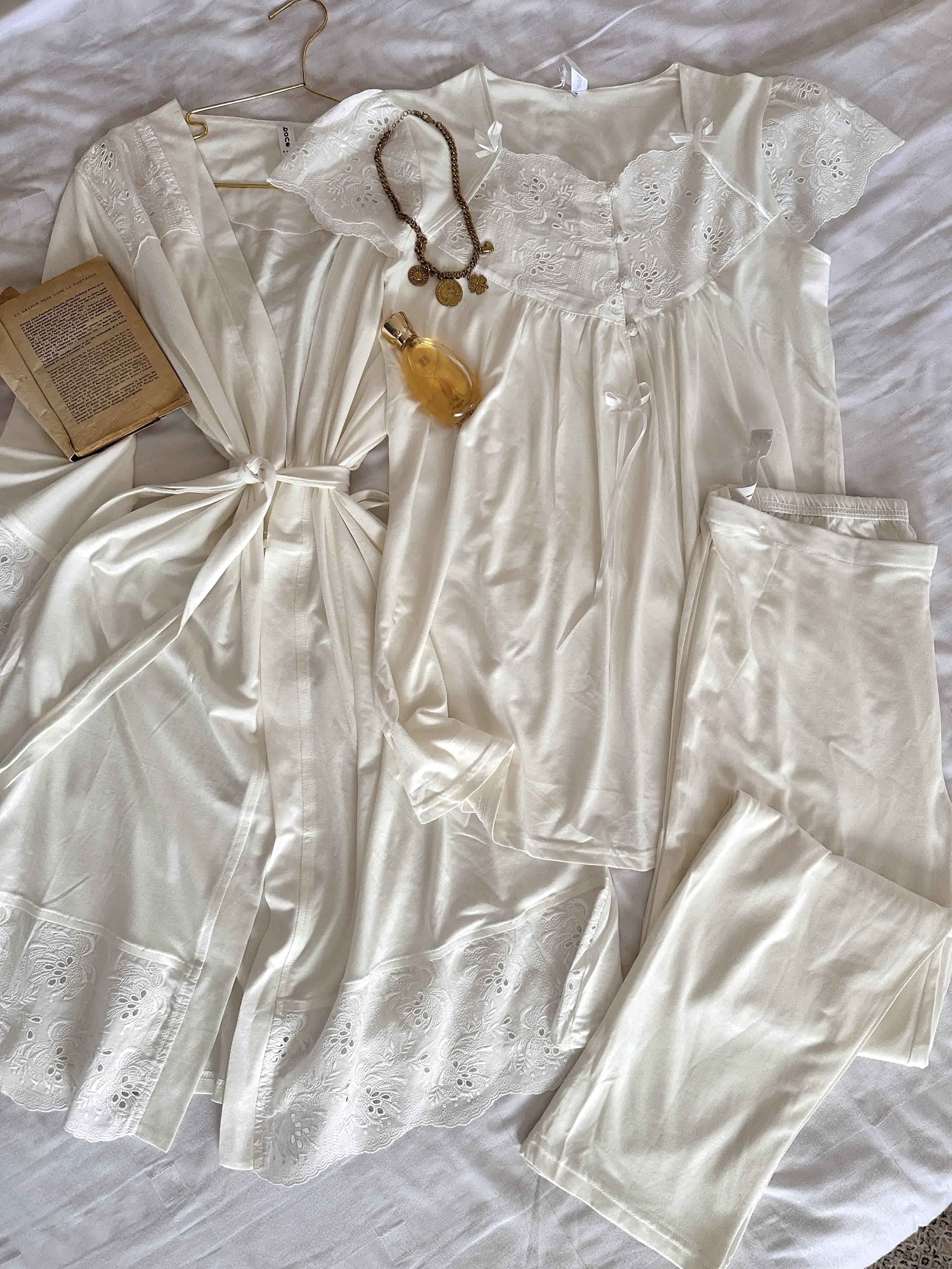 3pcs Bone broderie anglaise 