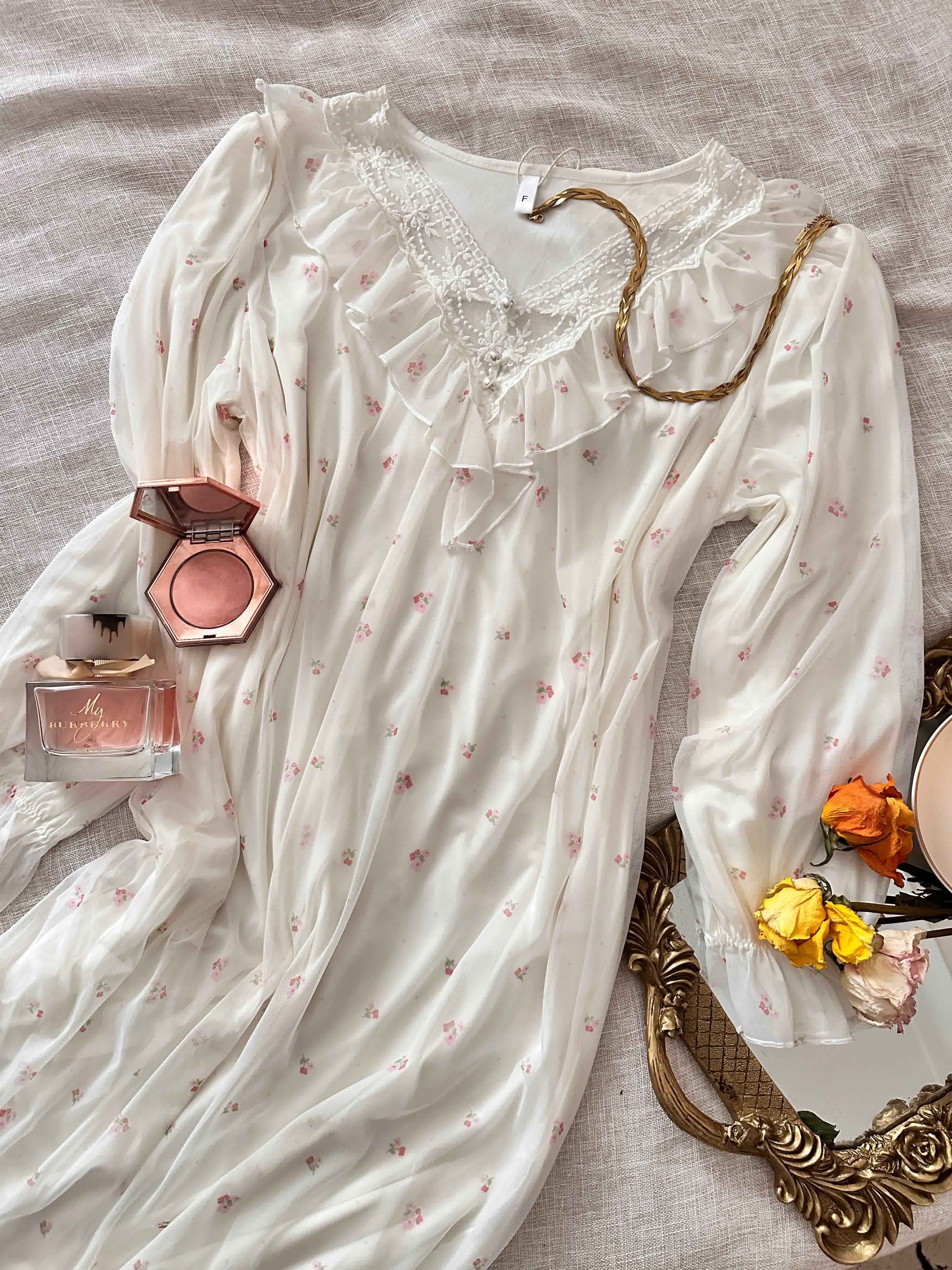 Robe vintage fleuri à manche