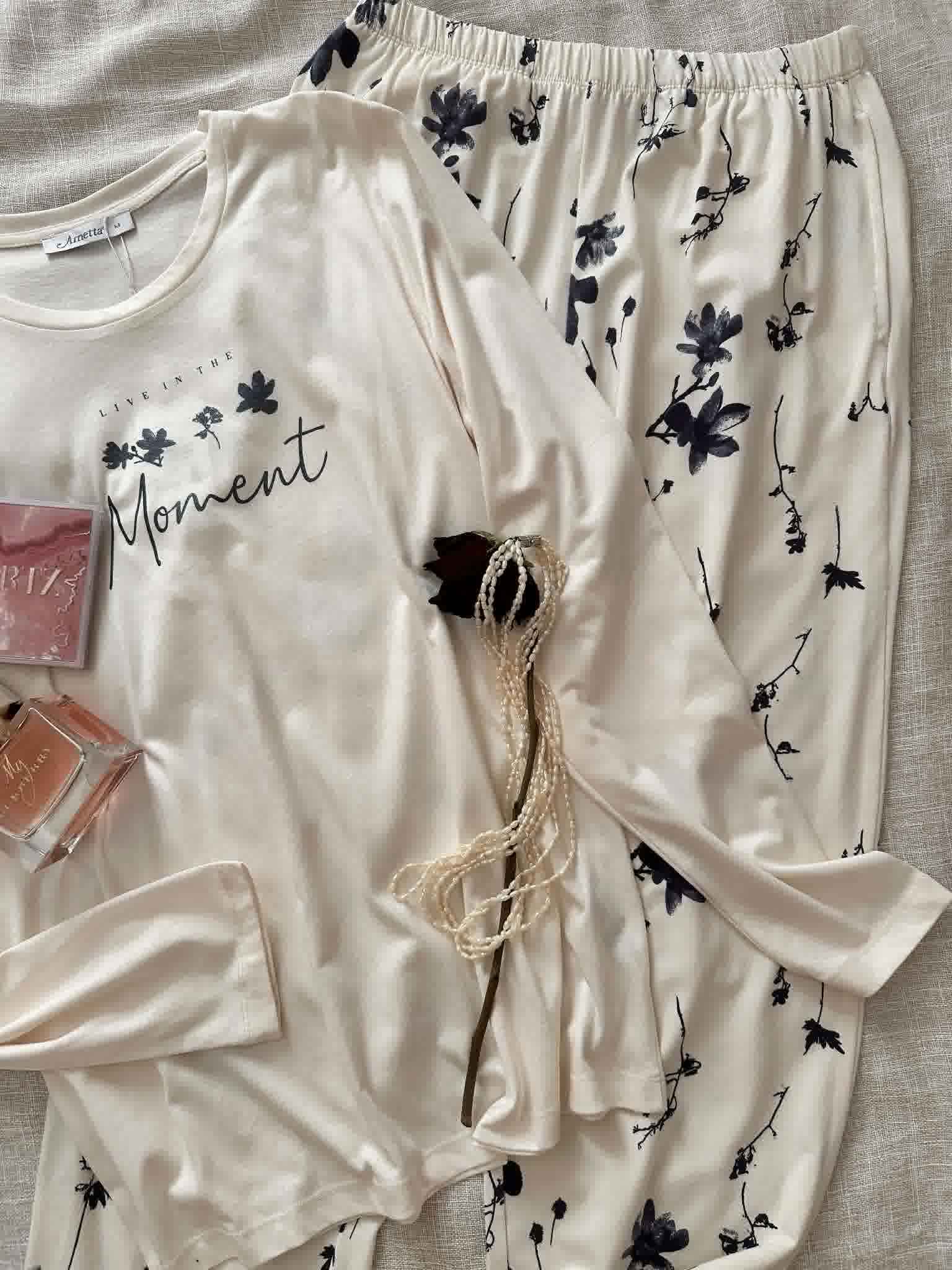 Pyjama Arnetta blanc cassé fleuri