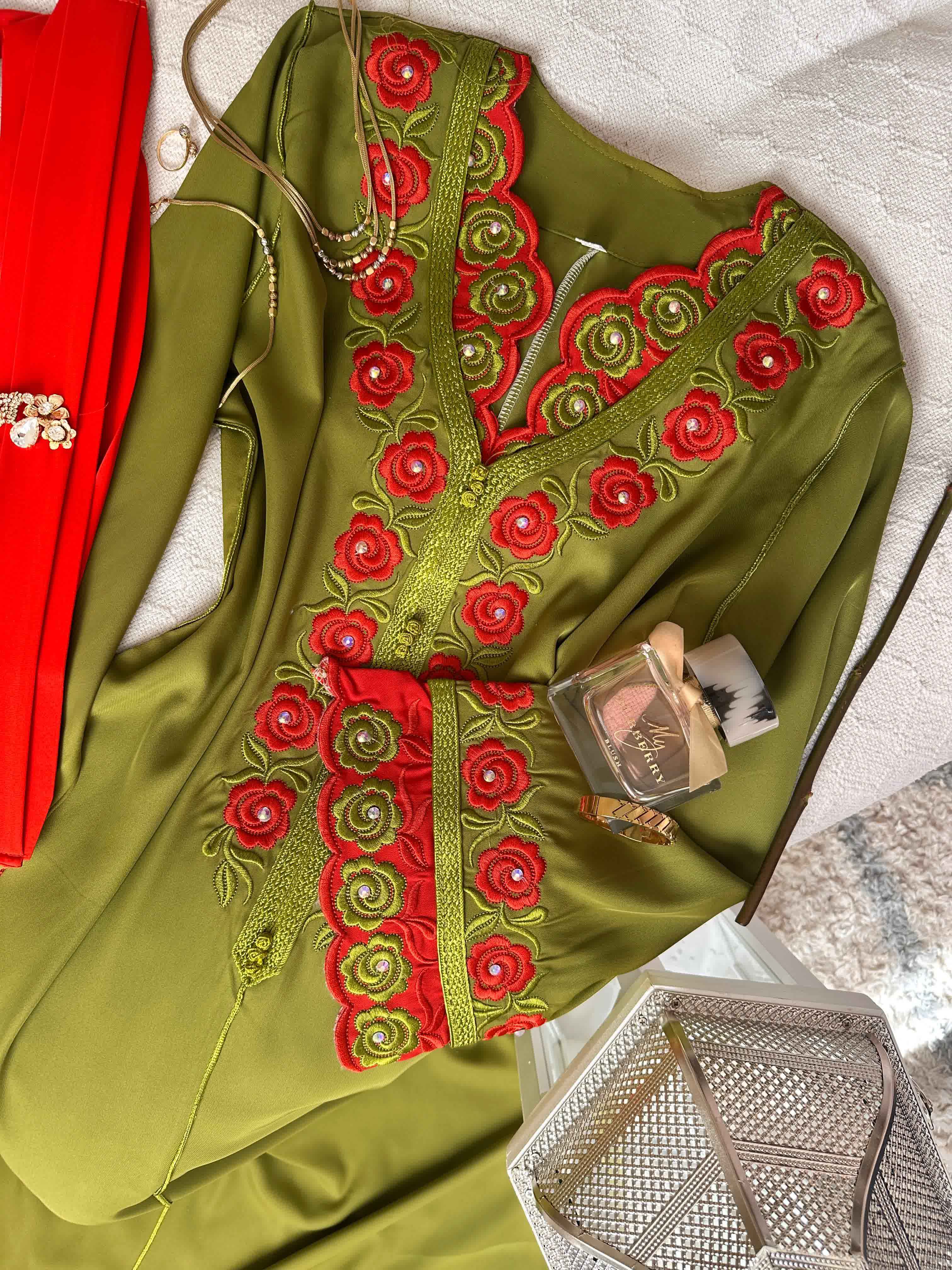 Caftan double broderie fleurs 