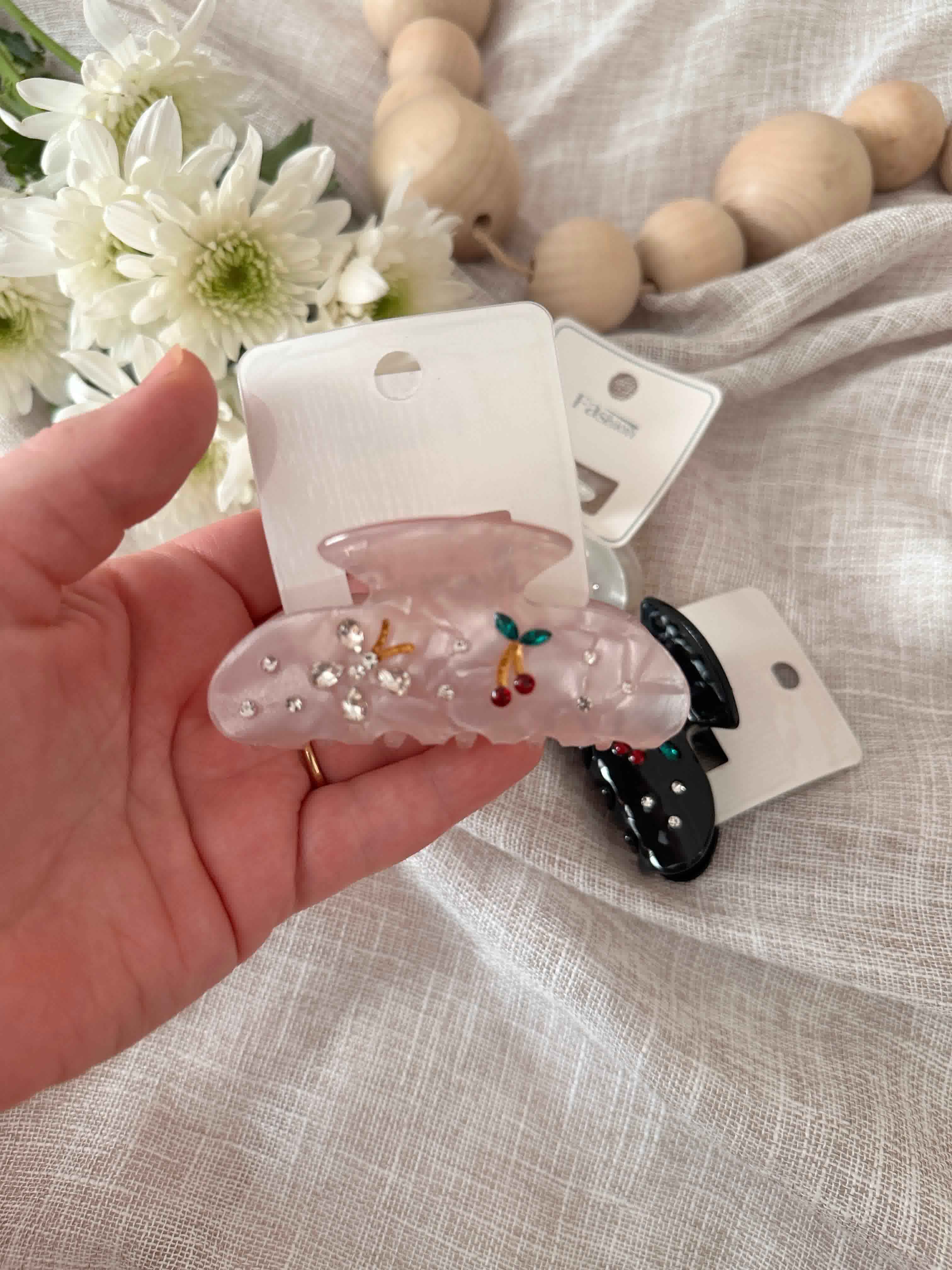 attache cerise perlé 