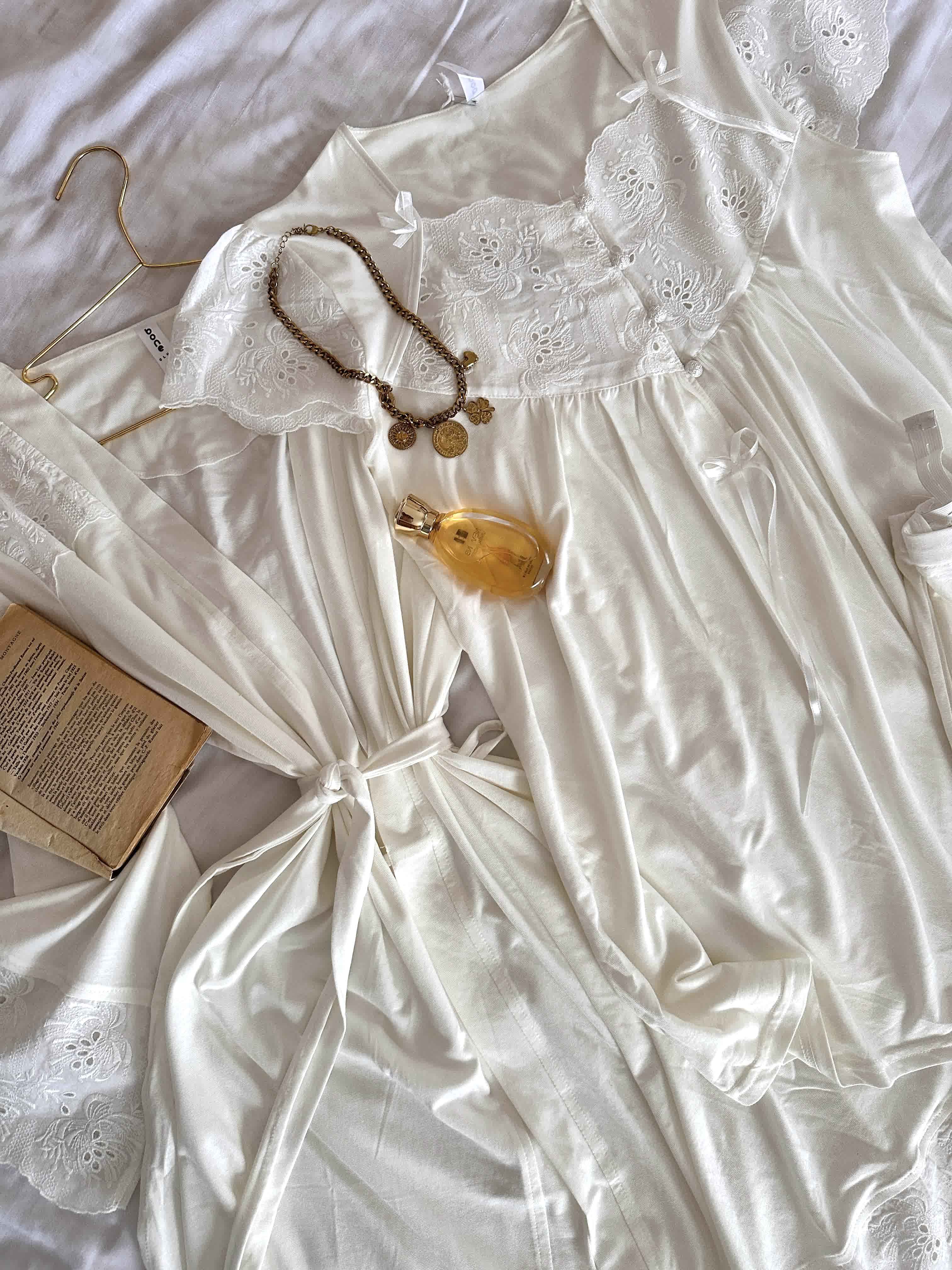 3pcs Bone broderie anglaise 