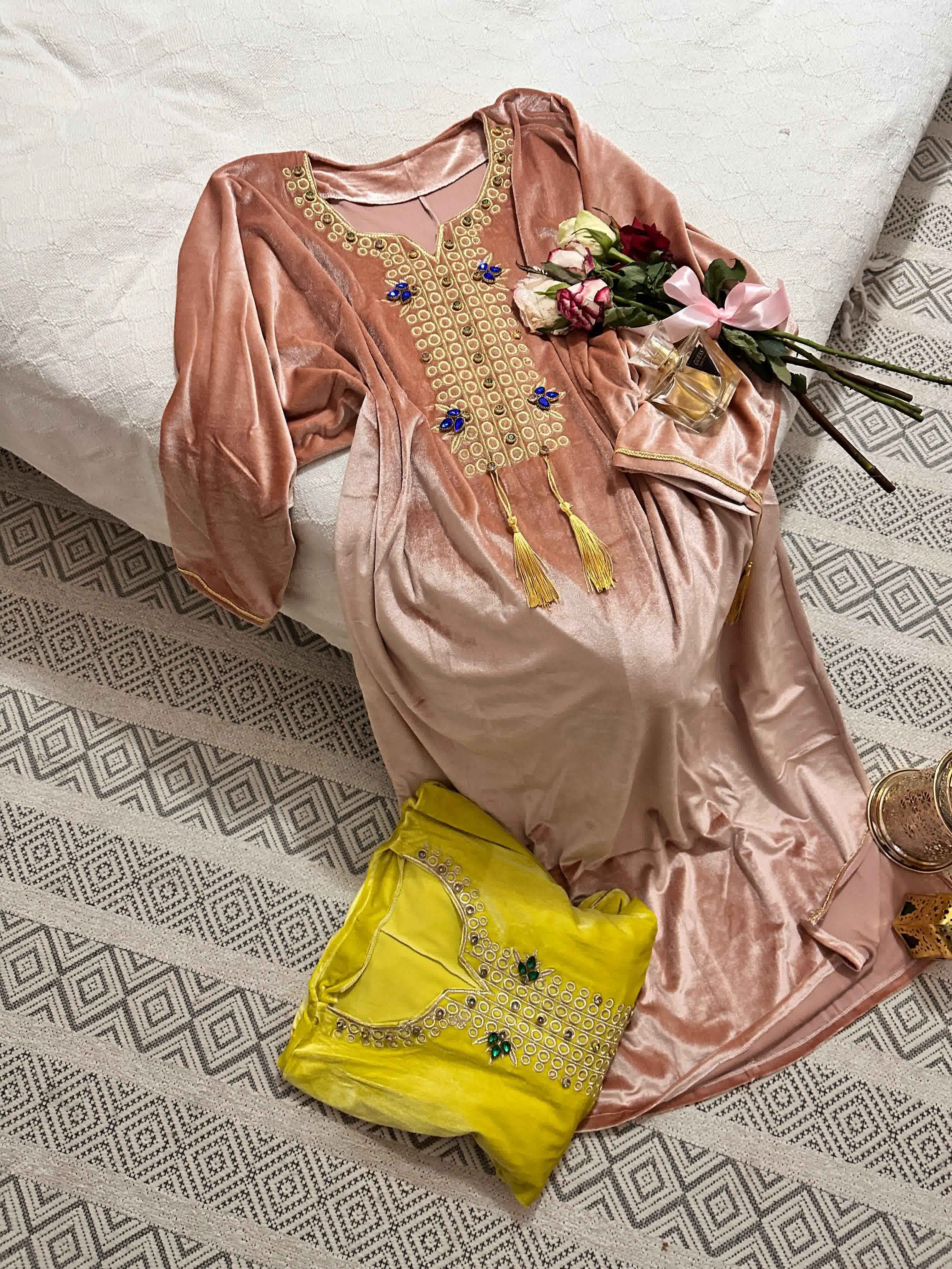 Robe standard broderie 