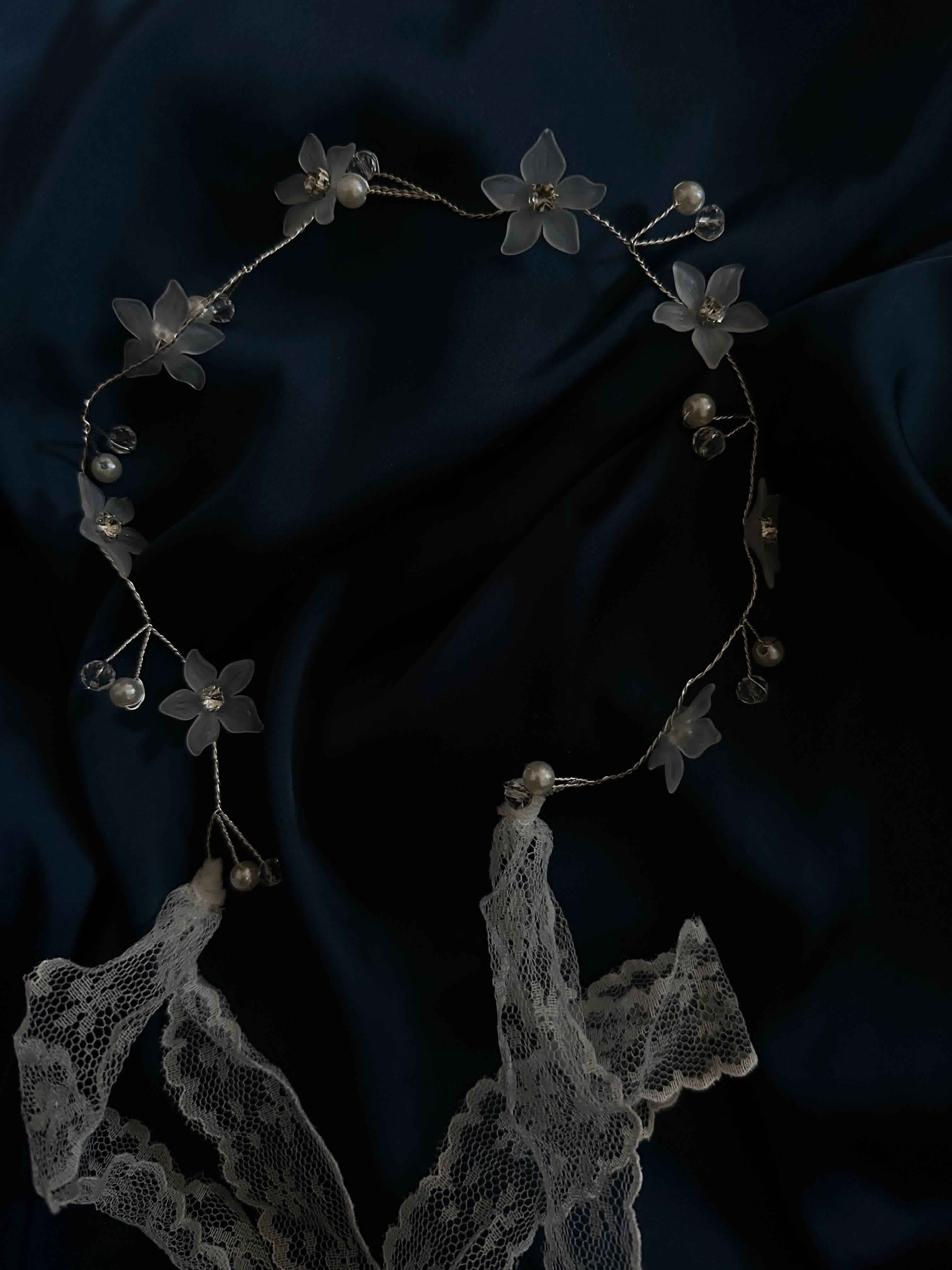 Serre tete dentelle/perles