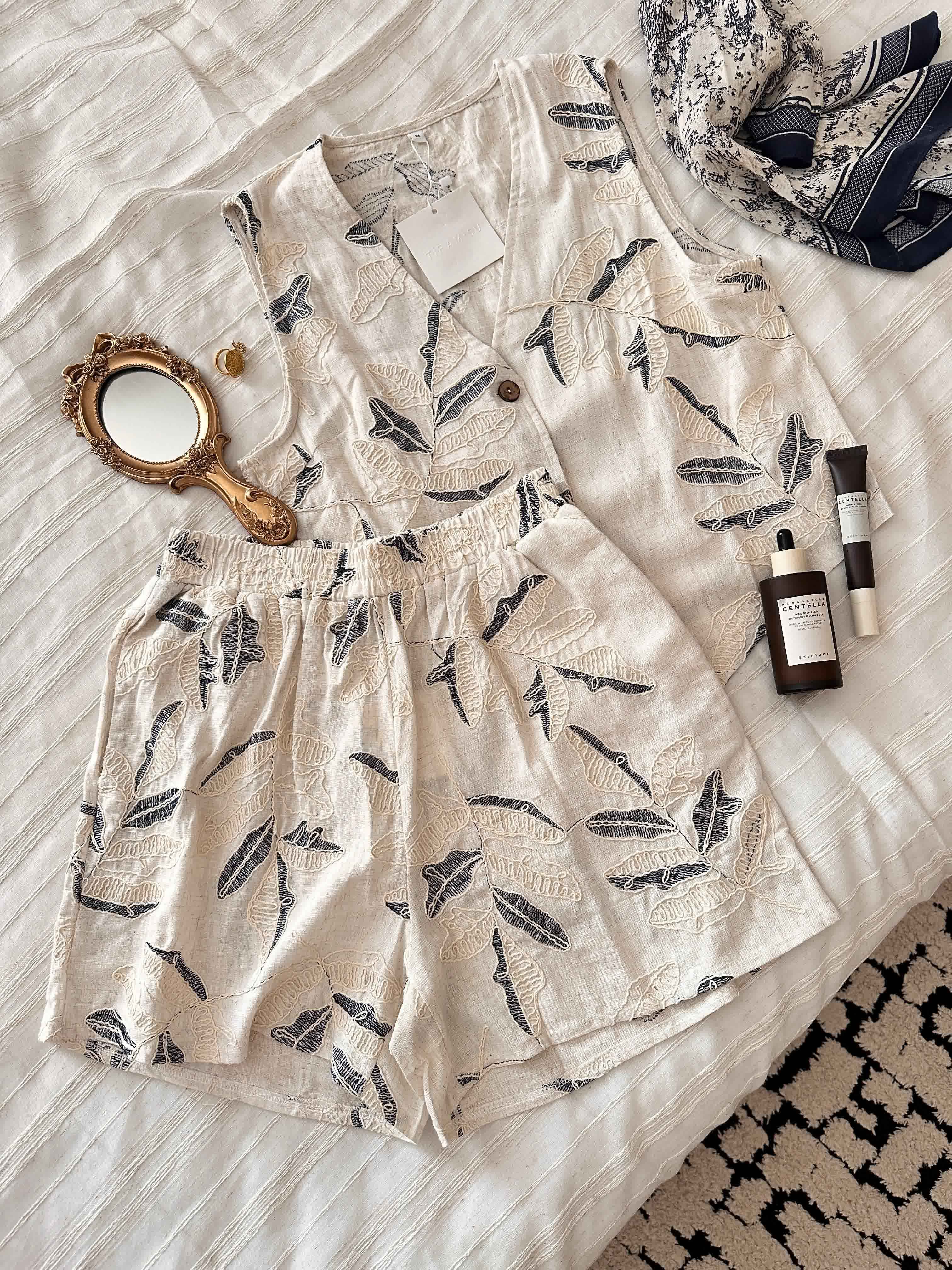 Gilet short fleuri Tiramisu 