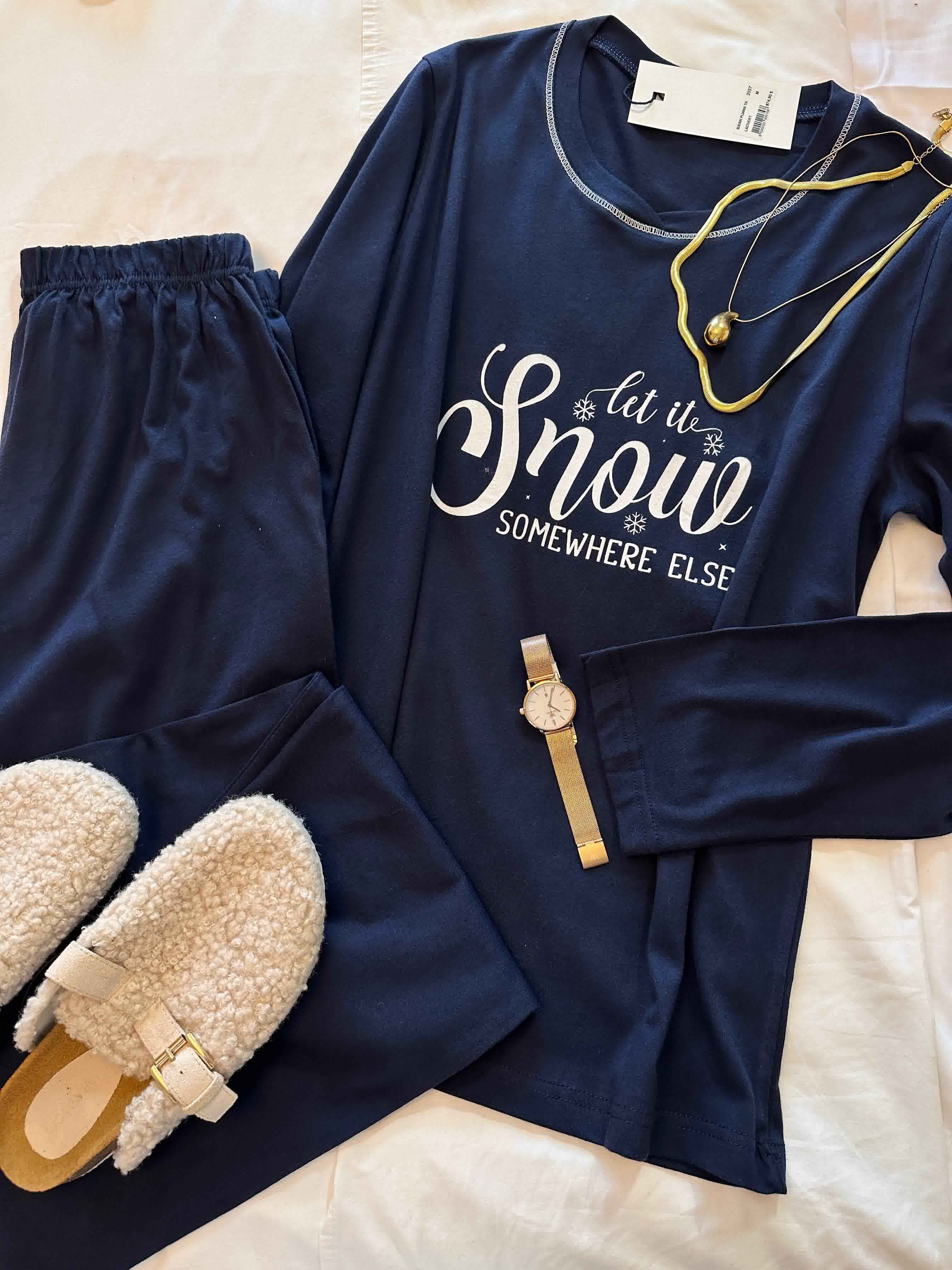 pyjama pijapia let it snow