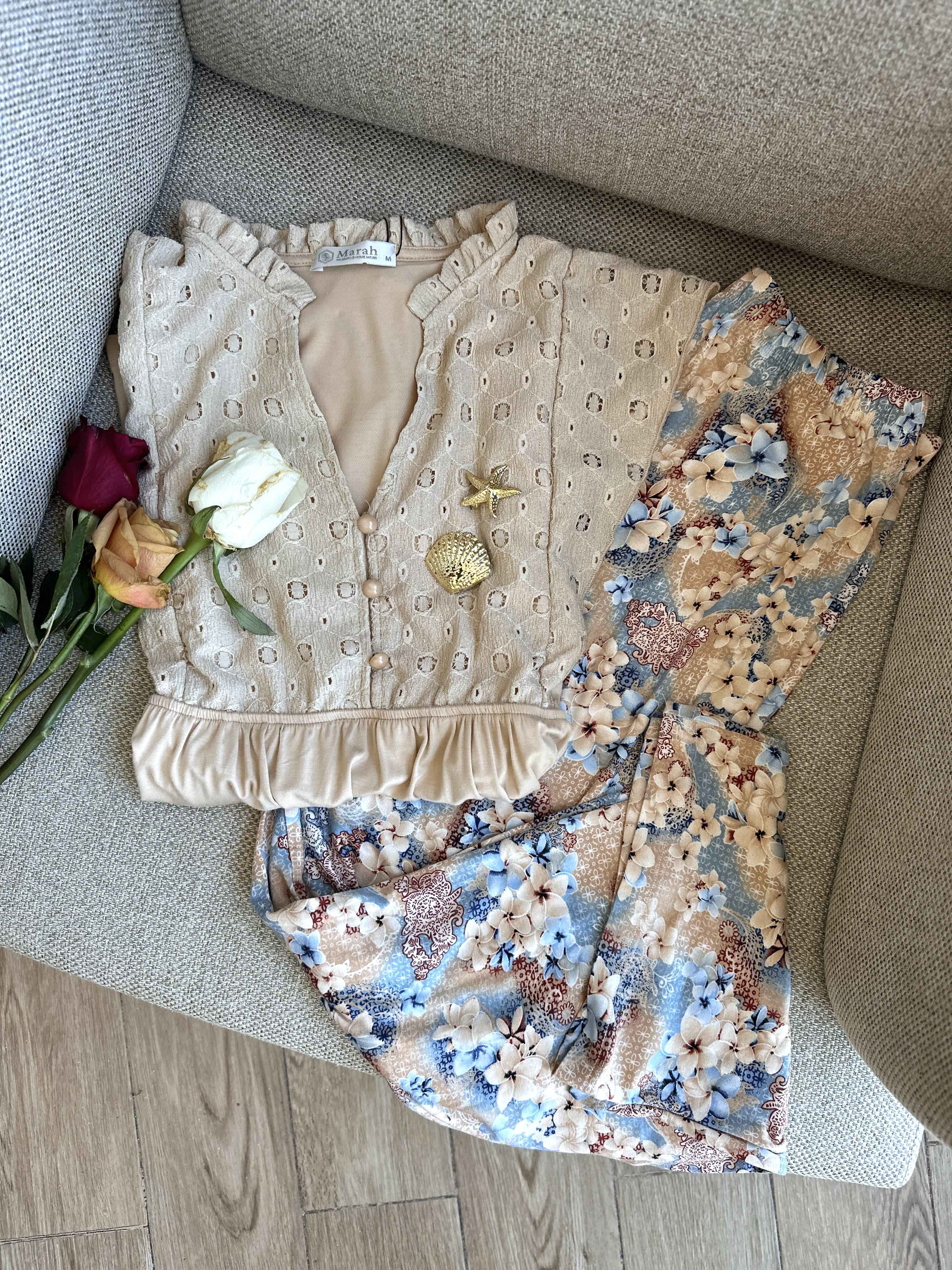 Pyjama beige petit boutons sans manches 