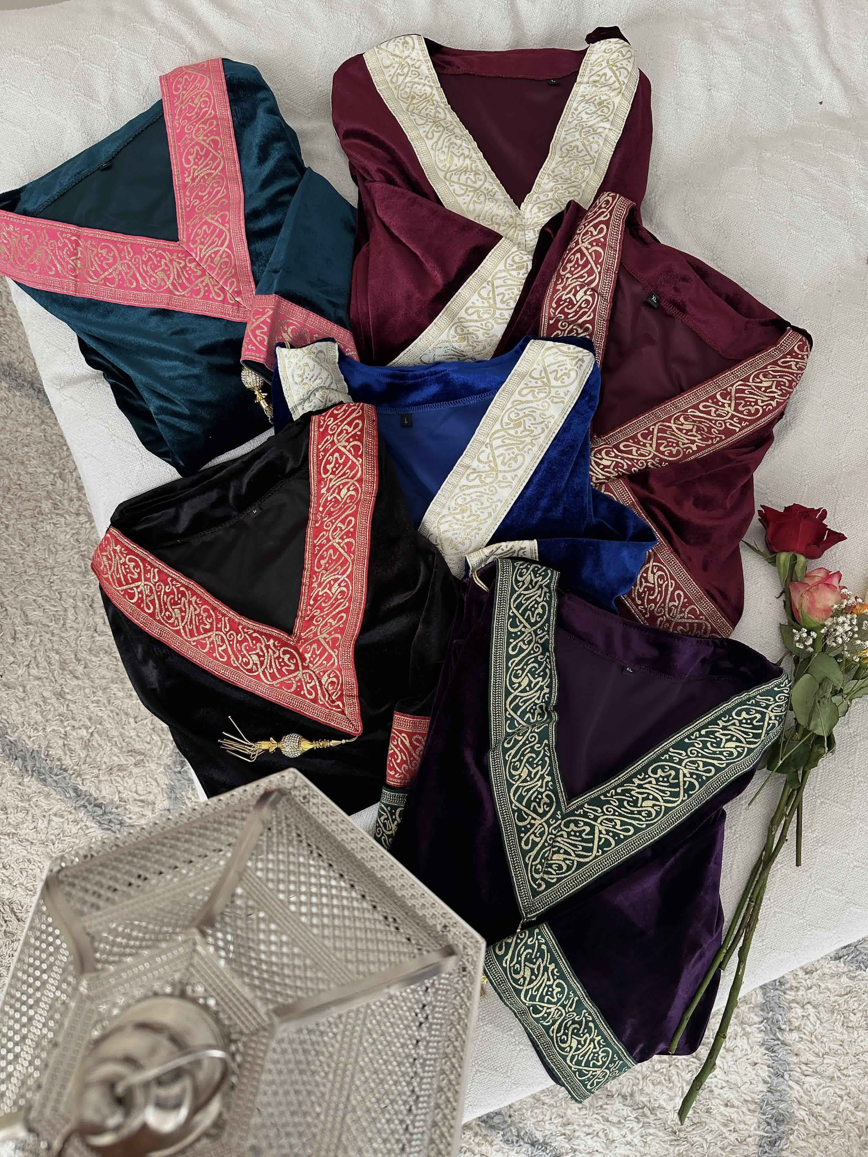 Robe velour calligraphie 