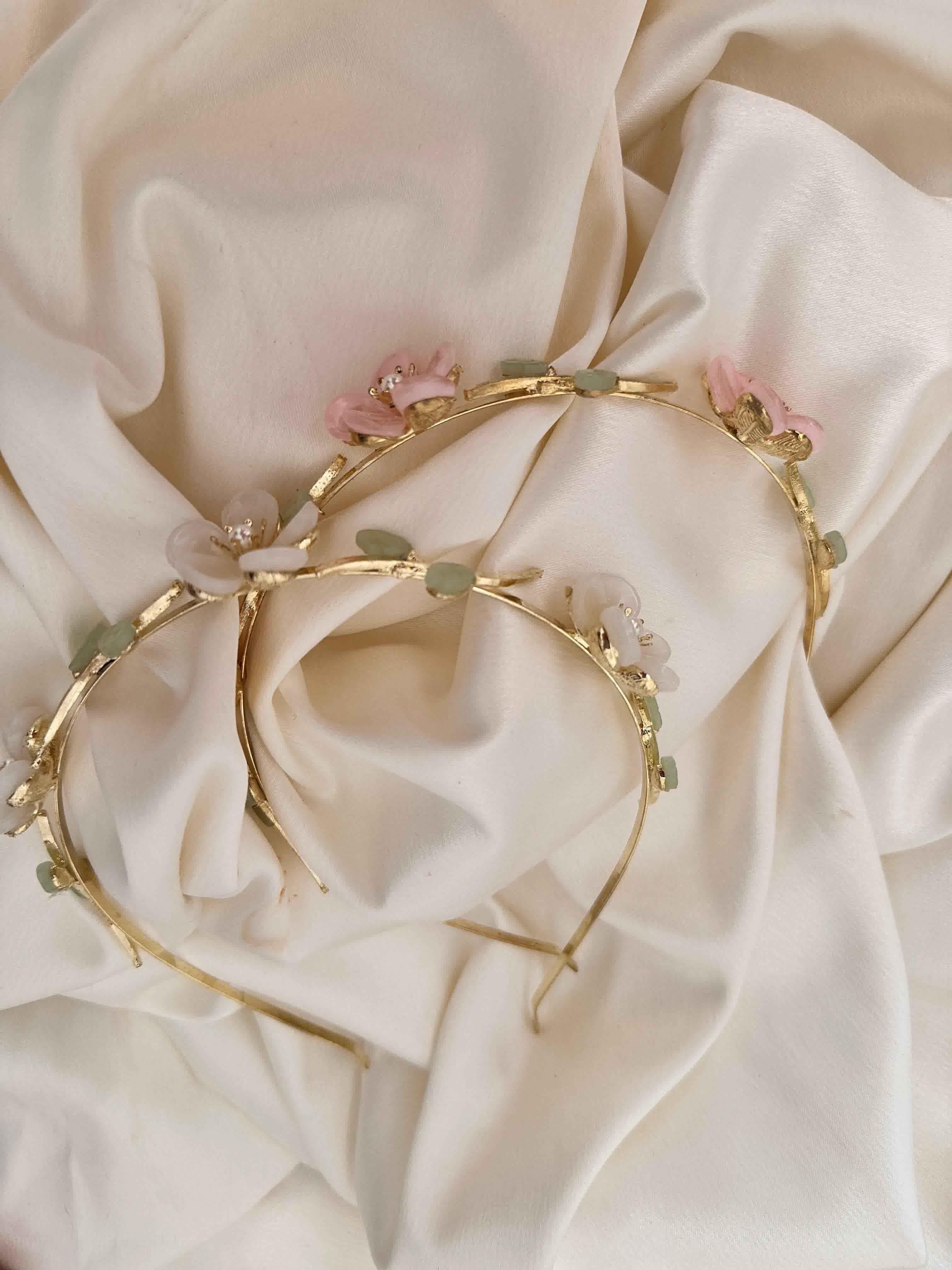 Serre tete metalique pierre