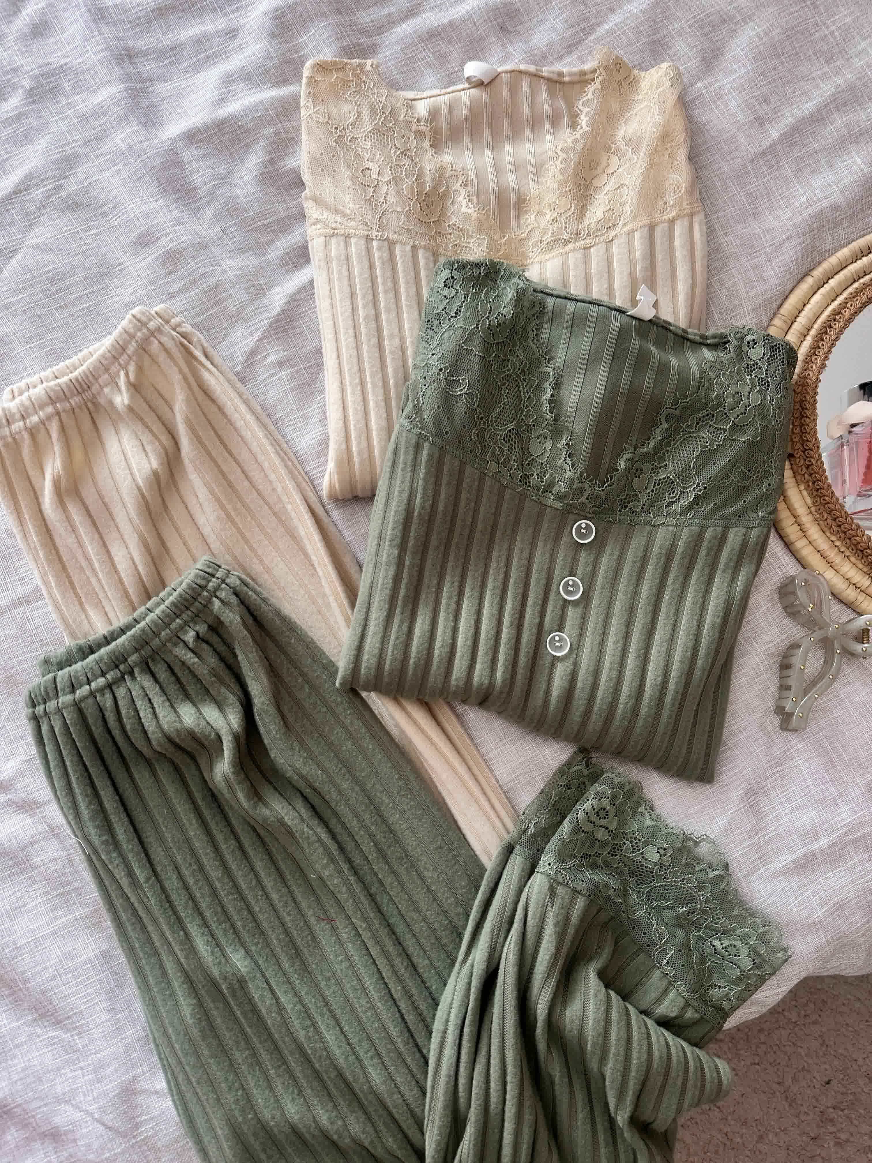 Pyjama laine/dentelle