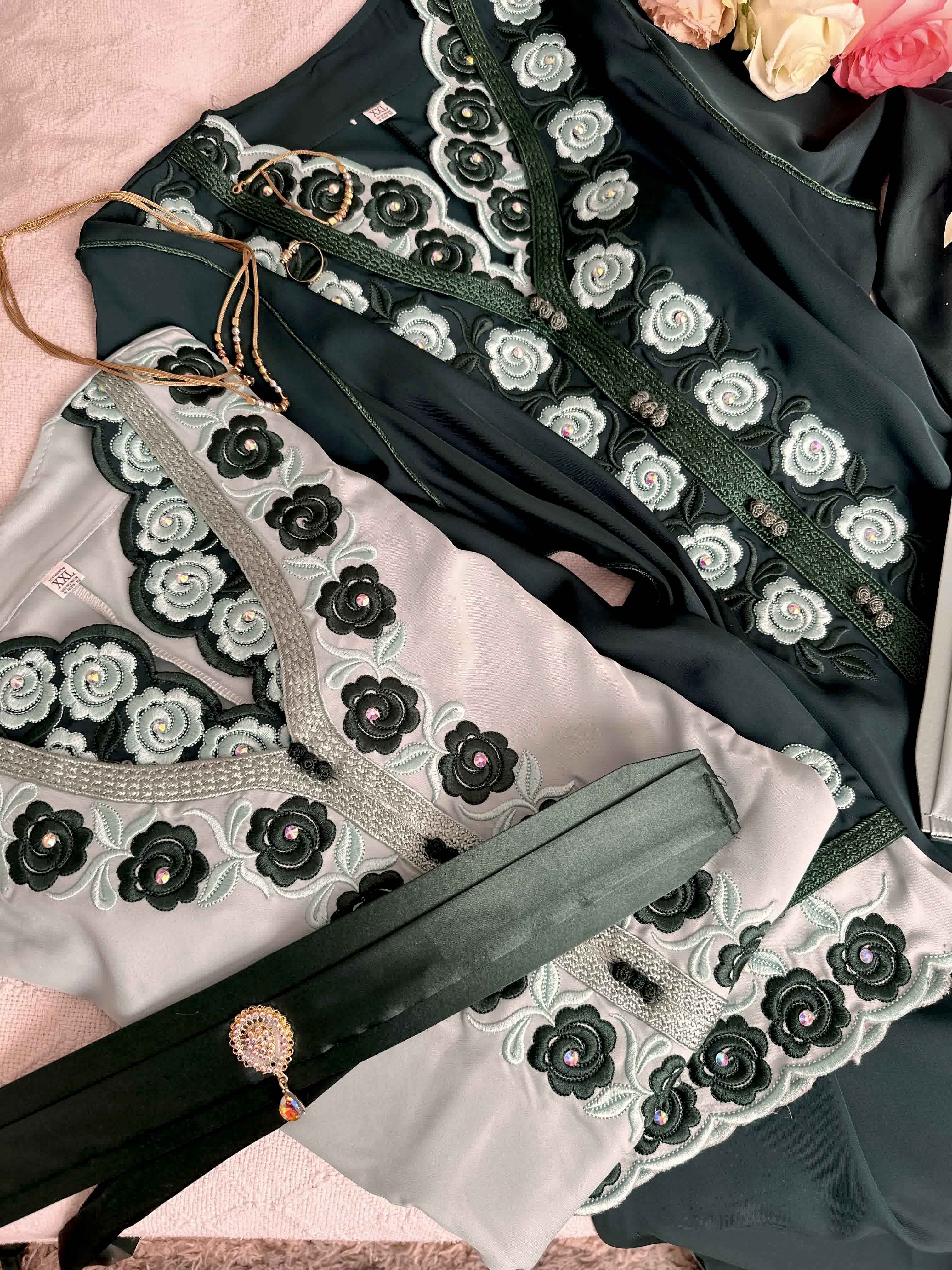 Caftan double broderie fleurs 