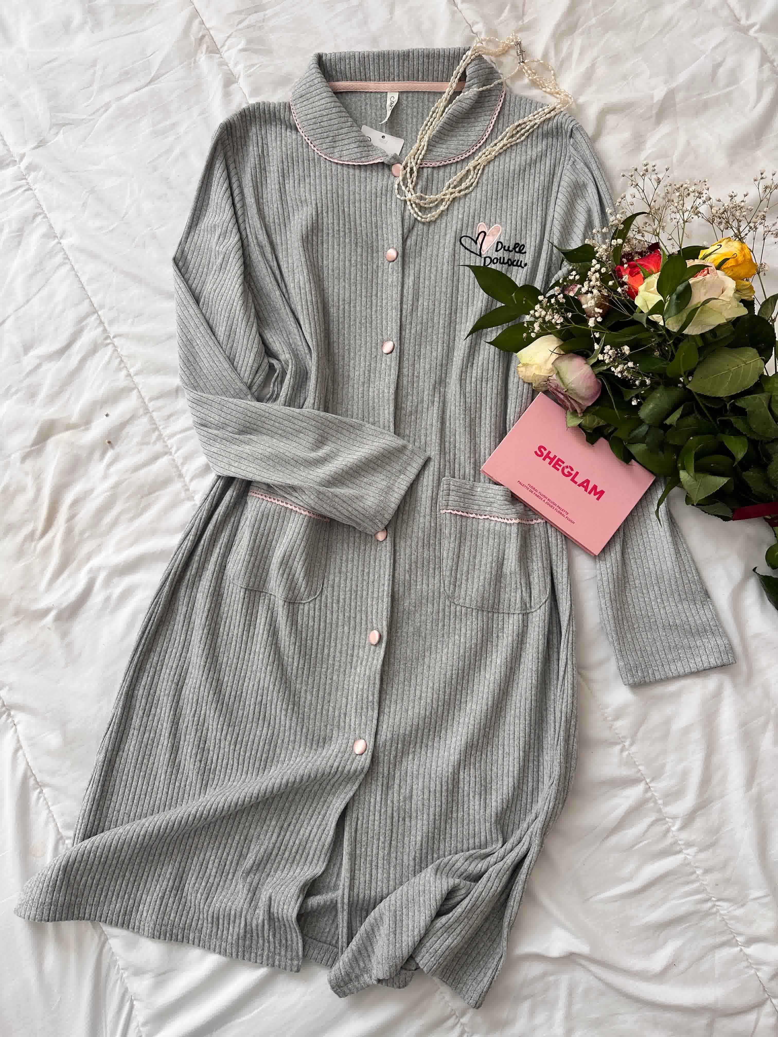 Robe Caress  buttons uni