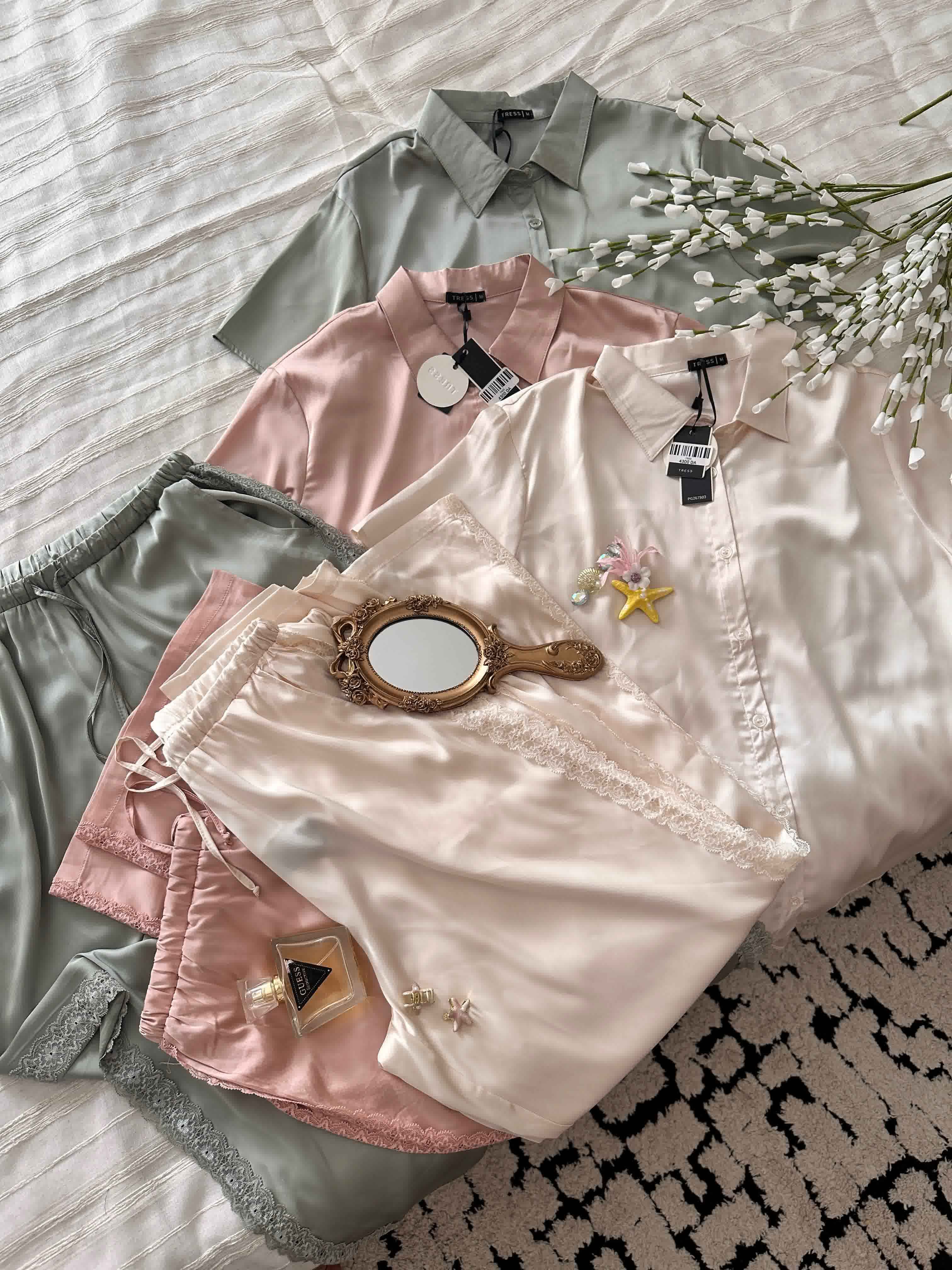 Pyjama soyeuse uni dentelle 