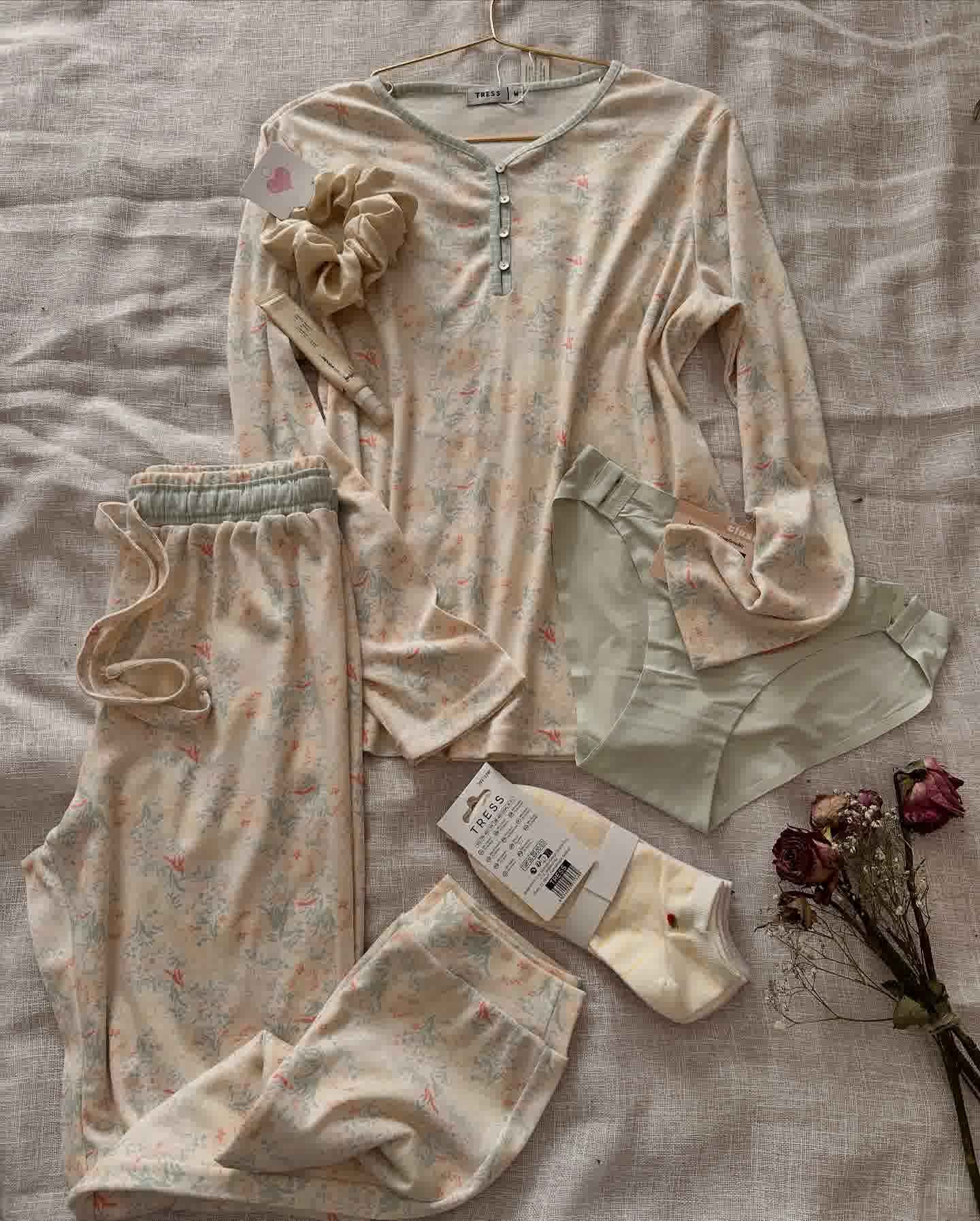 Pyjama vert/ jaune 4 boutons 