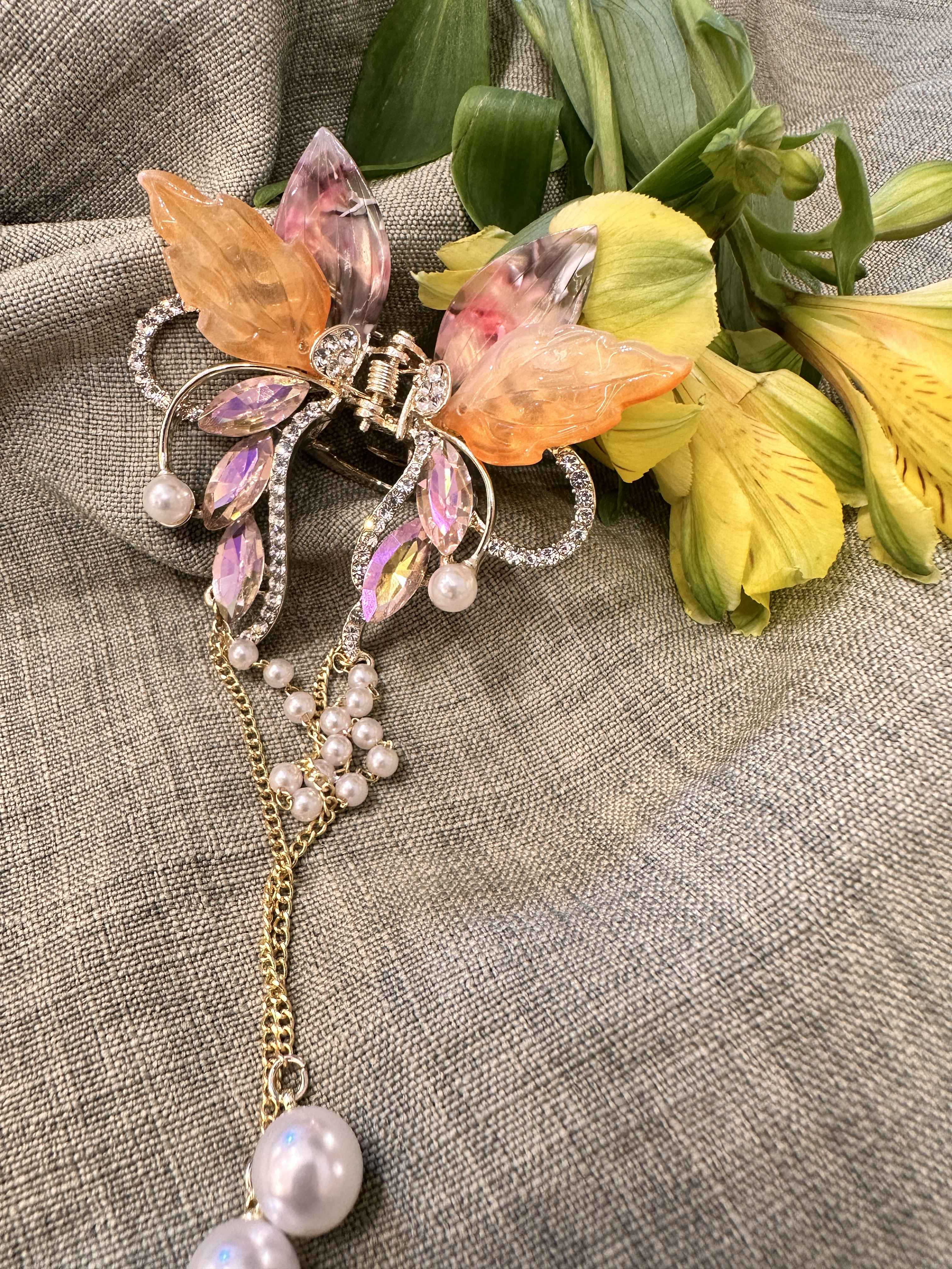 broche papillon perlé