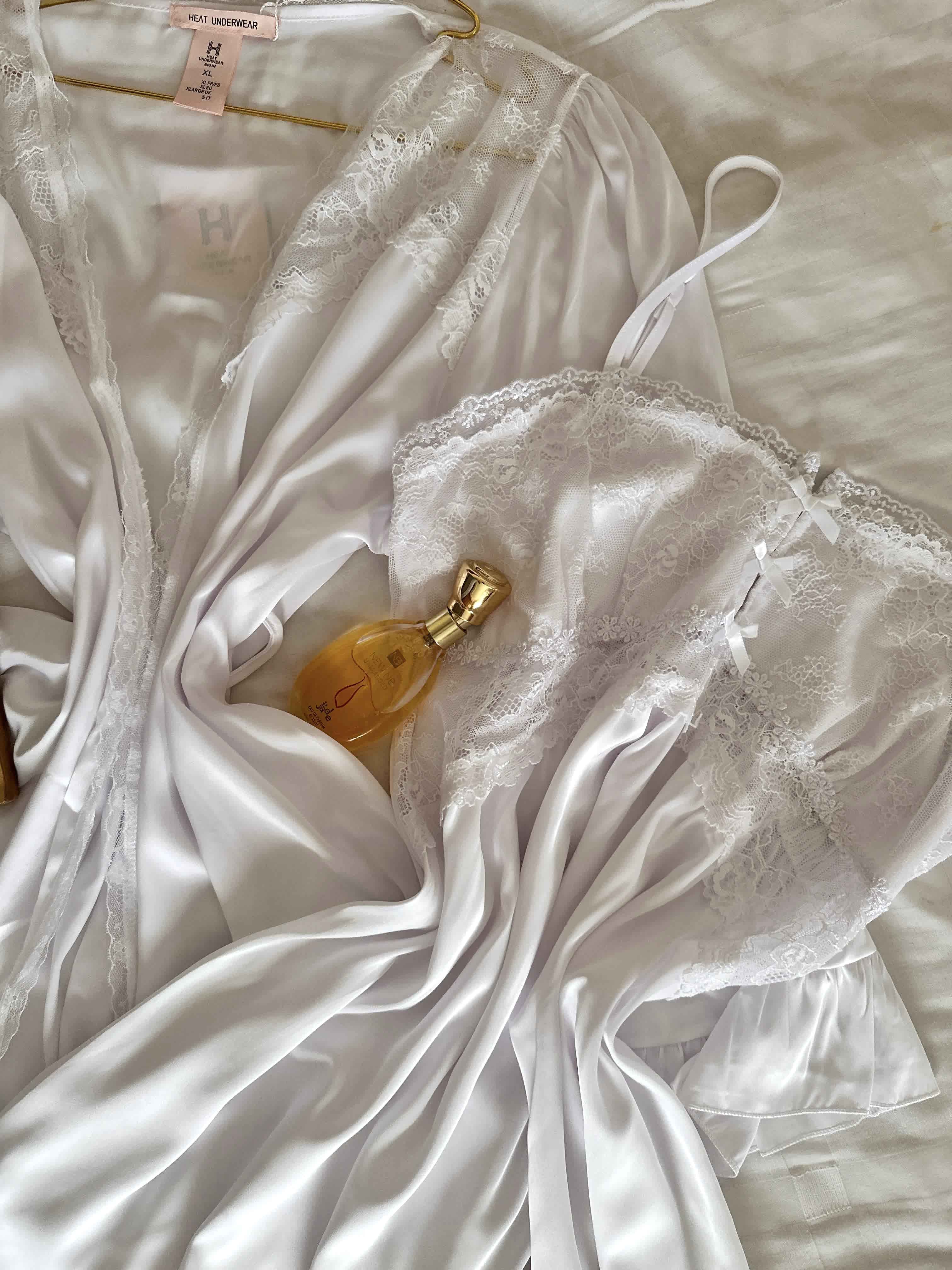 Deshabillé Poitrine dentelle vintage 