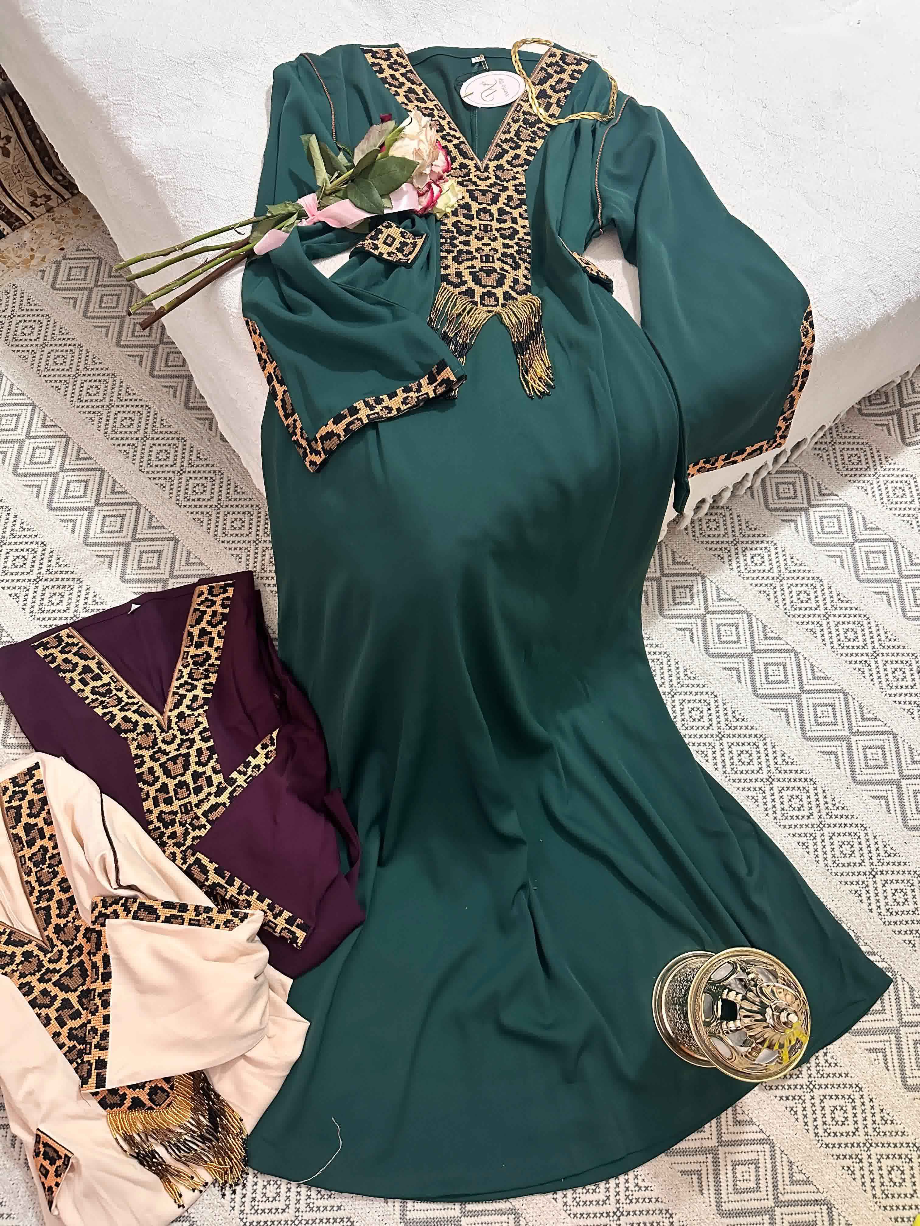 Robe broderie leopard