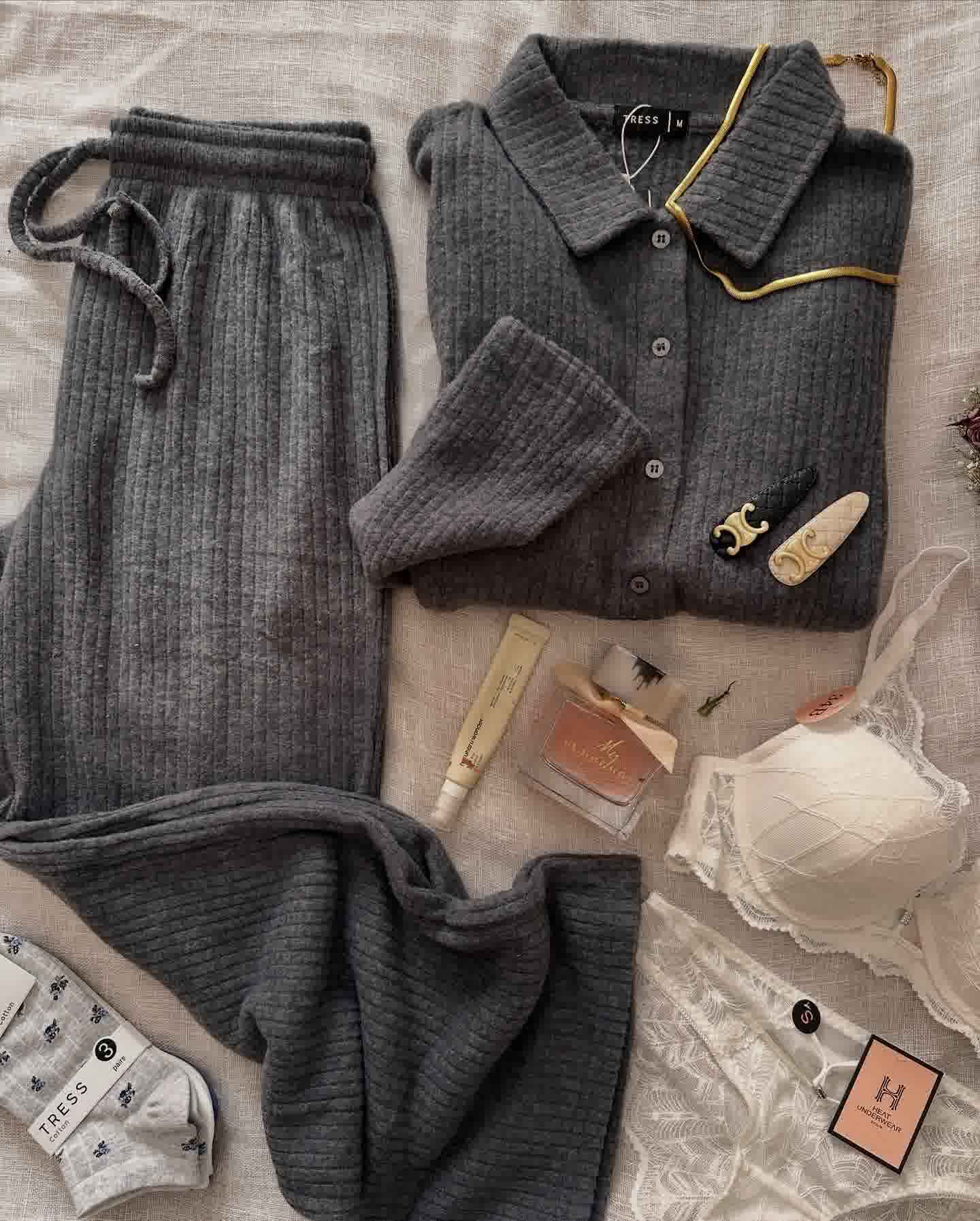 Pyjama en laine boutonné avec col 