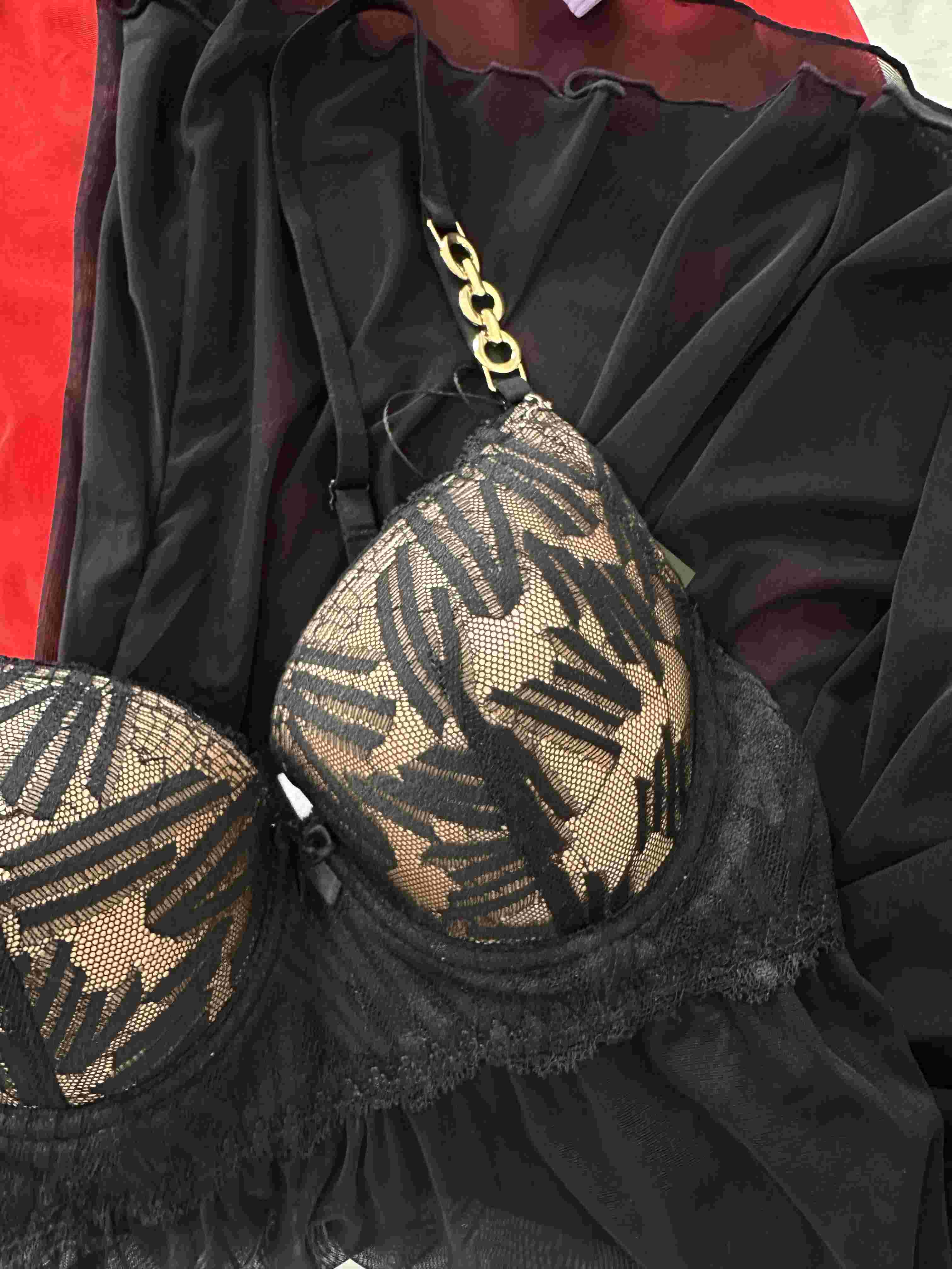 nuisette H chaine dore 