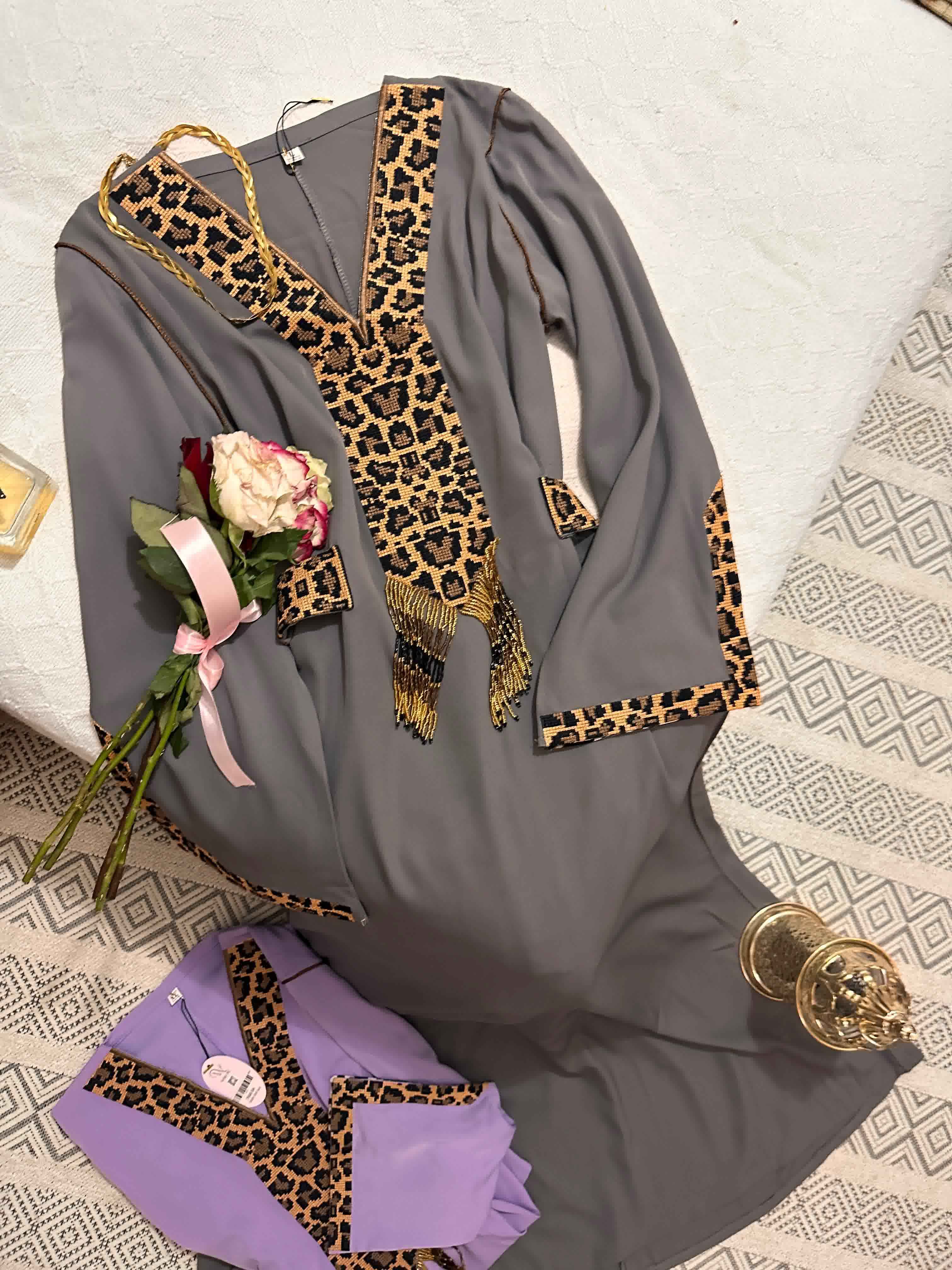 Robe broderie leopard 