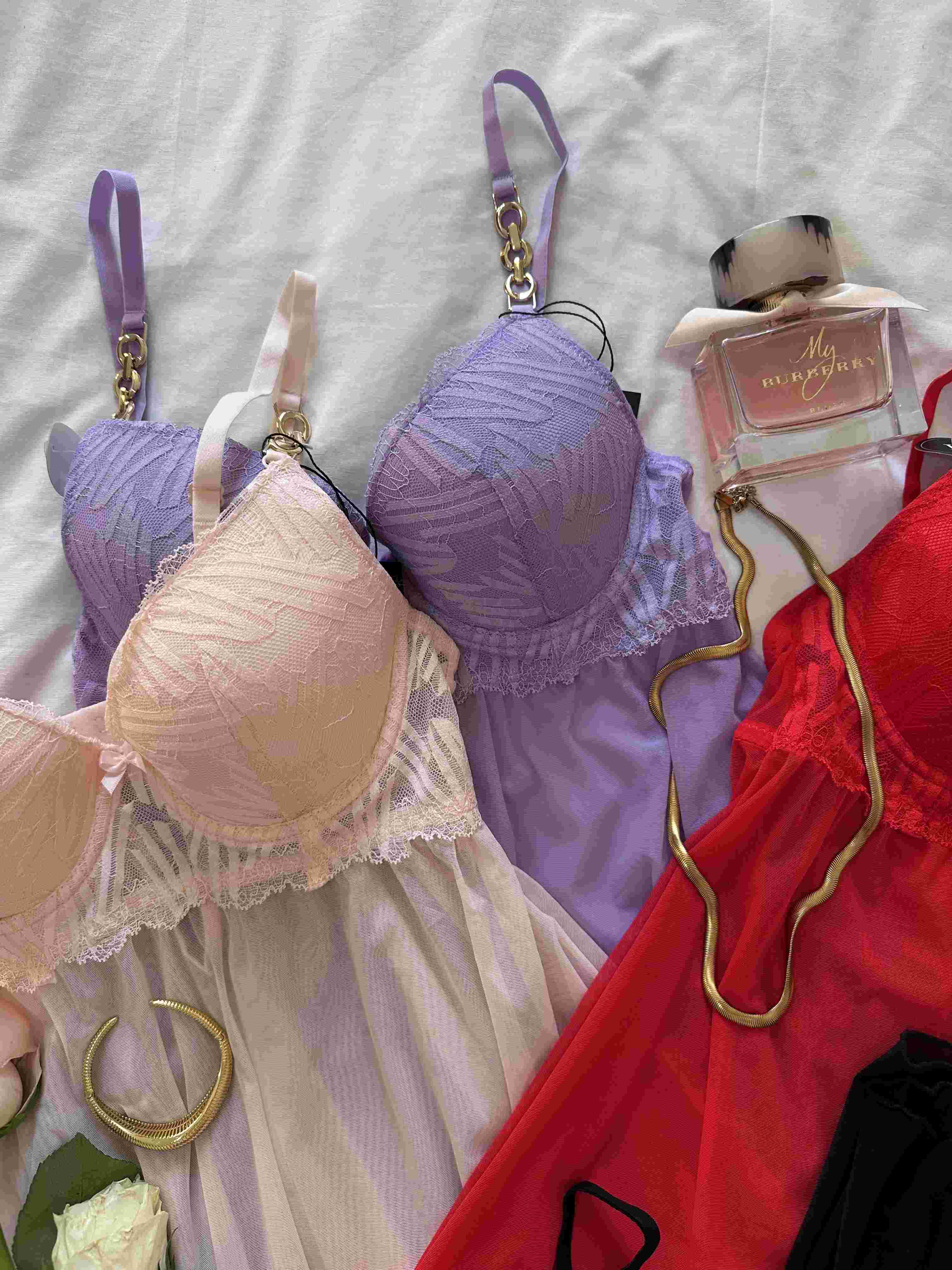 nuisette H chaine dore 