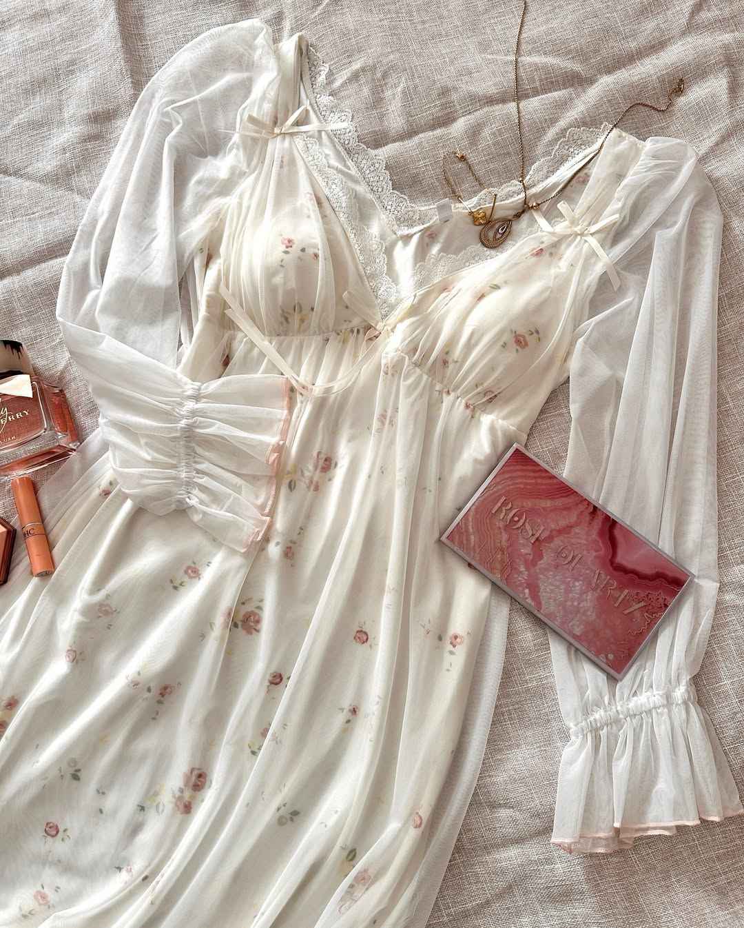 Chemise de nuit vintage manche transparente