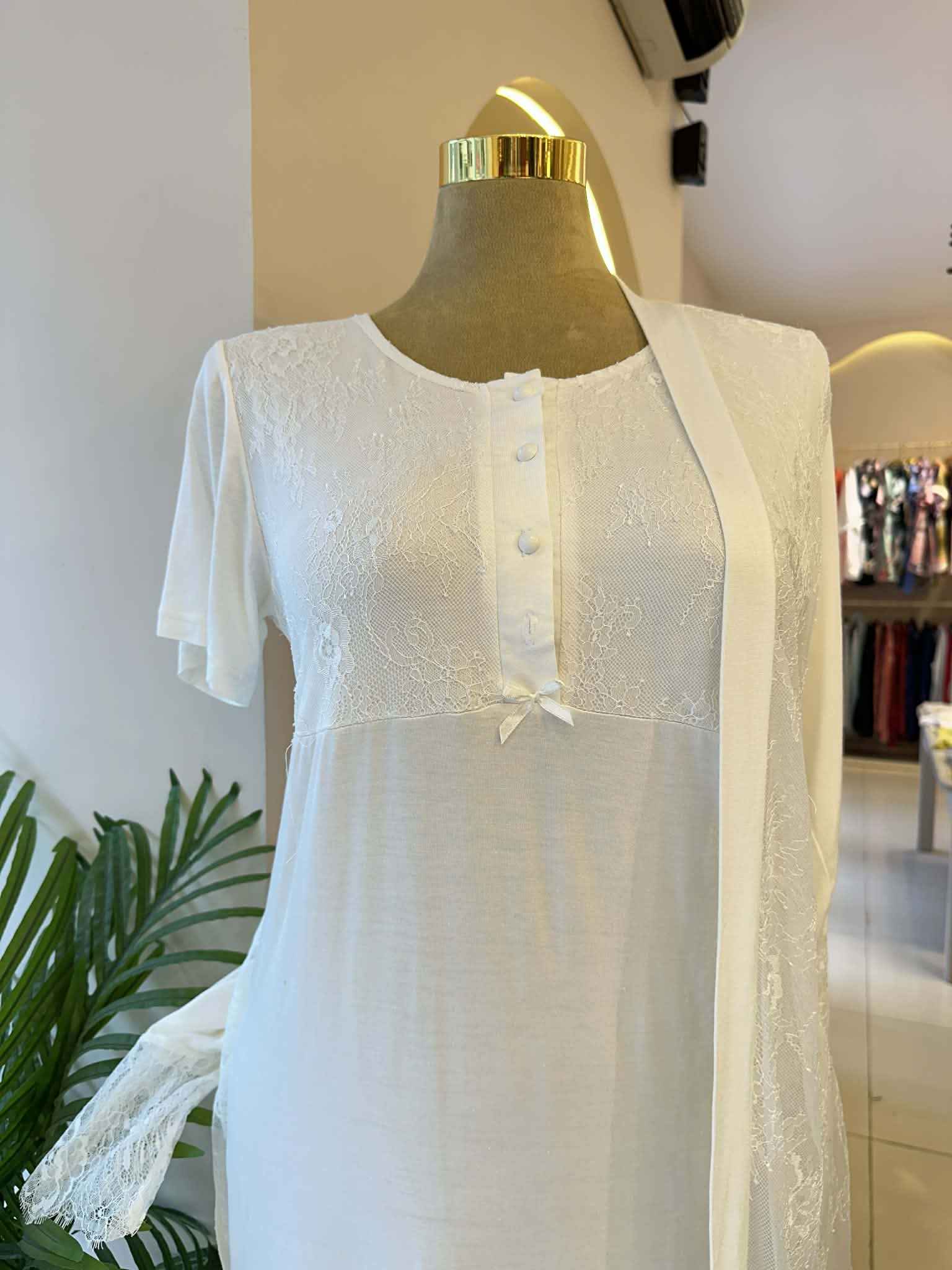 deshabillé enceinte blanche 05 