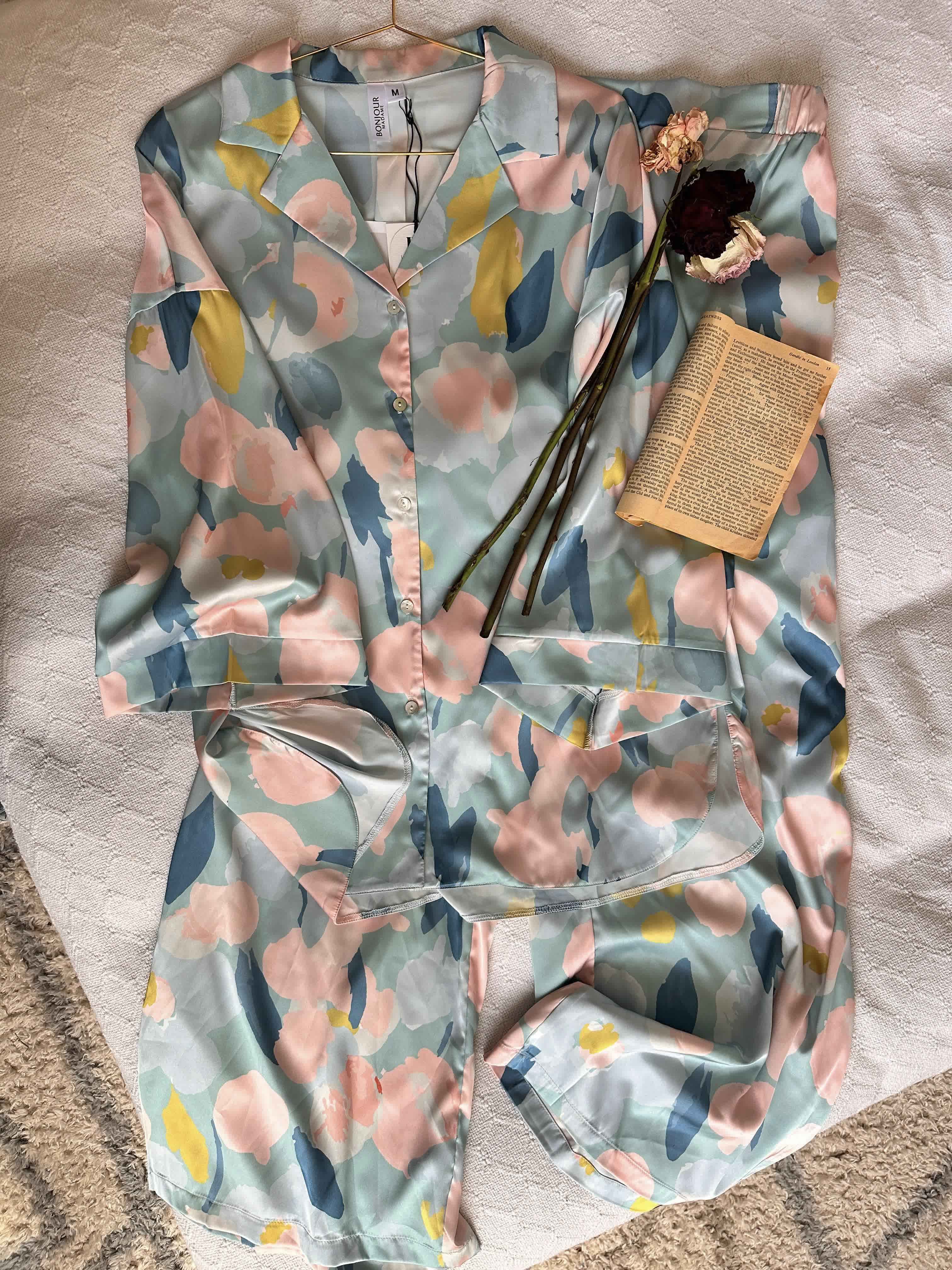 Pyjama satin coloré bonjour 