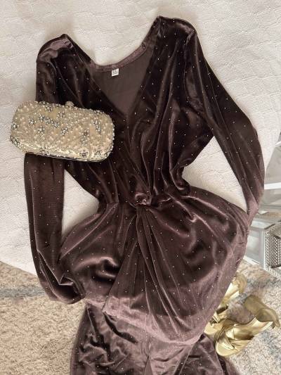 Robe velour brillante