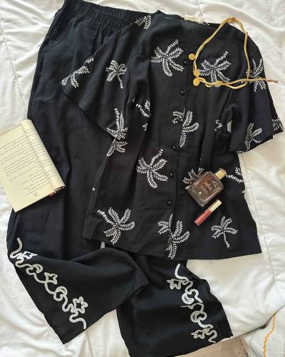 Homewear noir broderie palmier