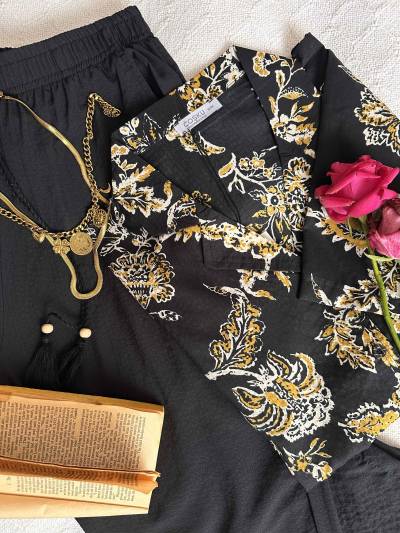 Homewear Cosku noire et beige fleurs et feuilles